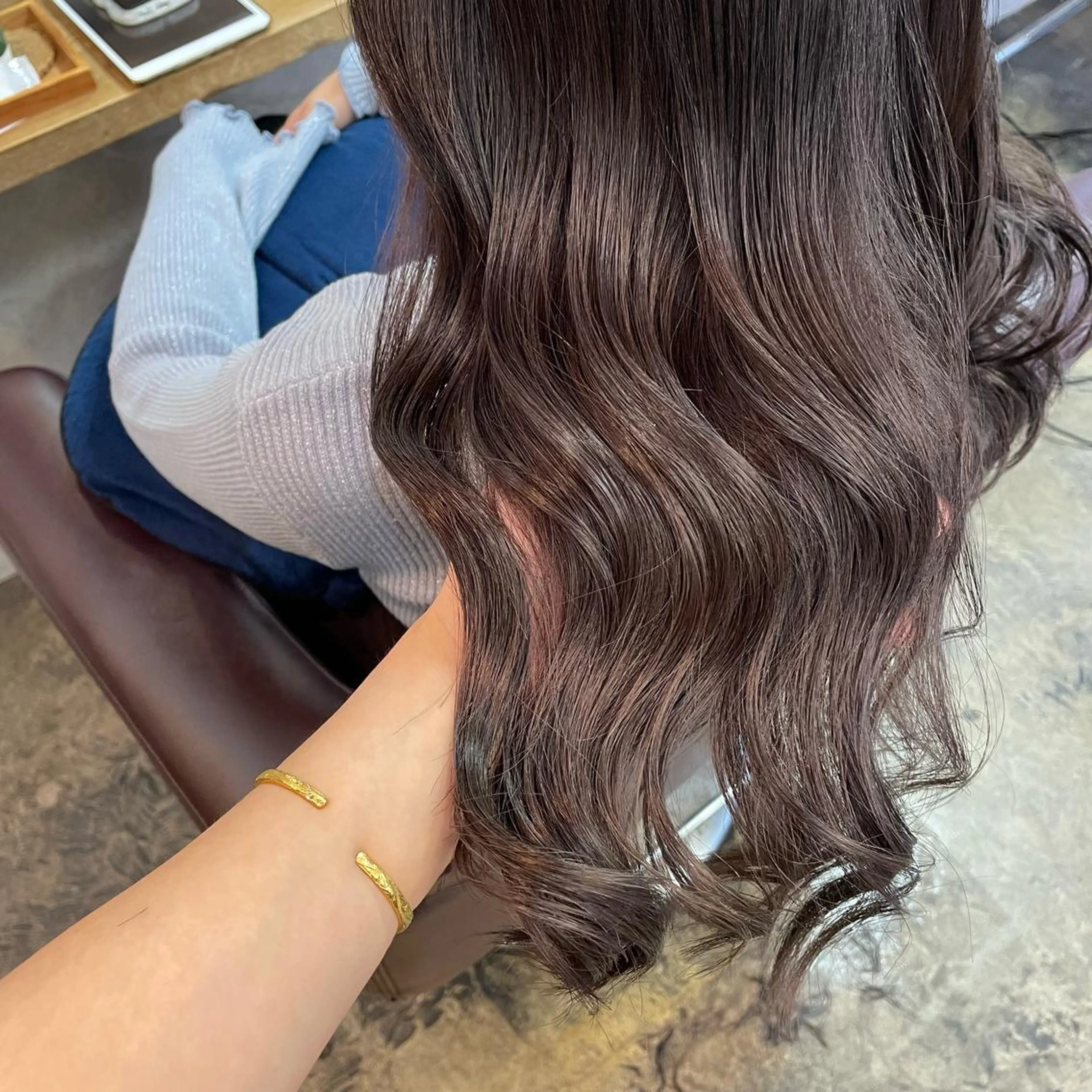 ロング パープルカラー 💎耳ツボジュエリー 髪質改善🌙土屋桃佳のヘアスタイル