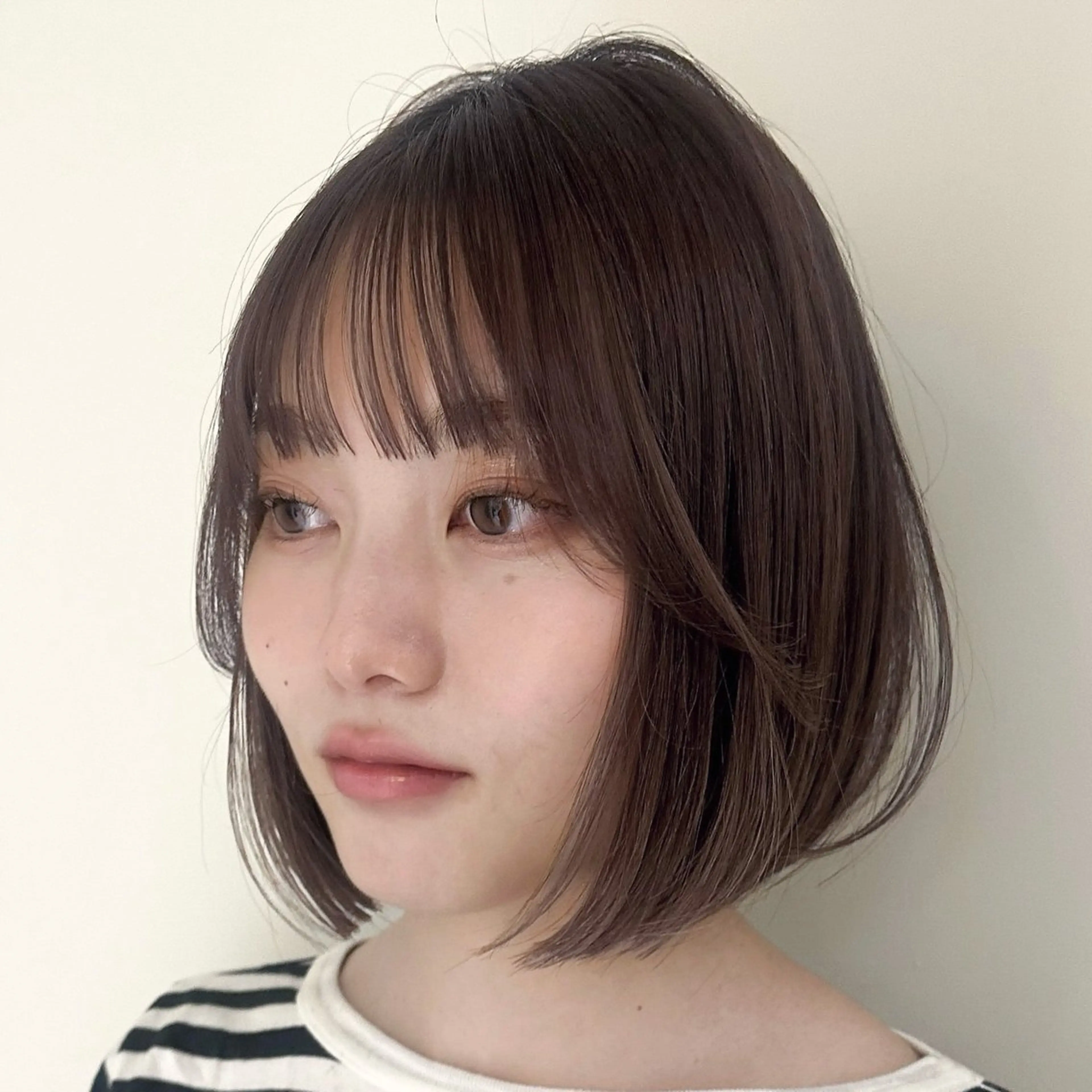 ショート ボブ 🎗️似合わせ/小顔 顔周りカット/透明感のヘアスタイル