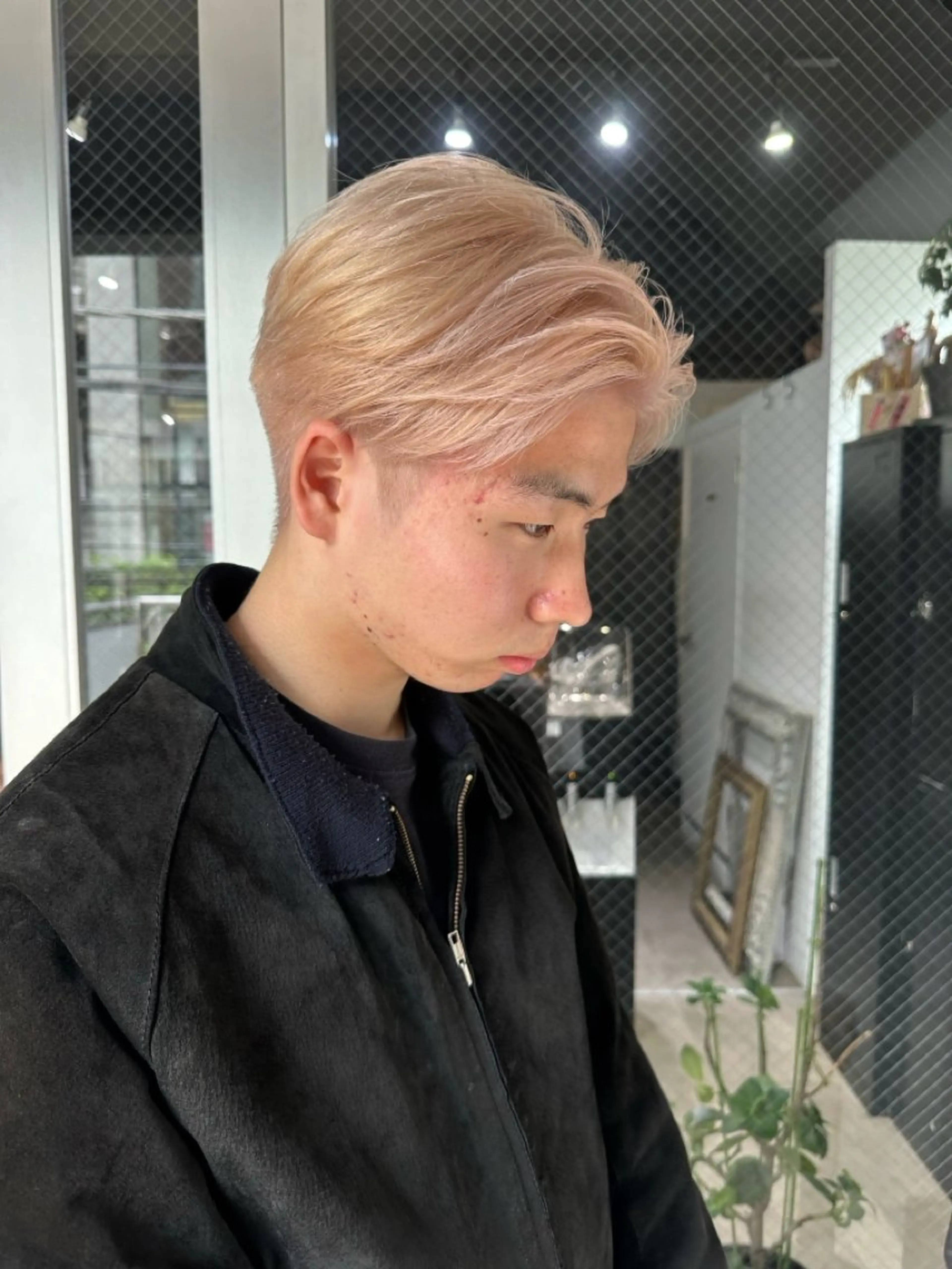 カラー メンズ ヘアカラー トリートメント ブリーチ✨ハイライト 透明感カラー/アヤノのヘアスタイル