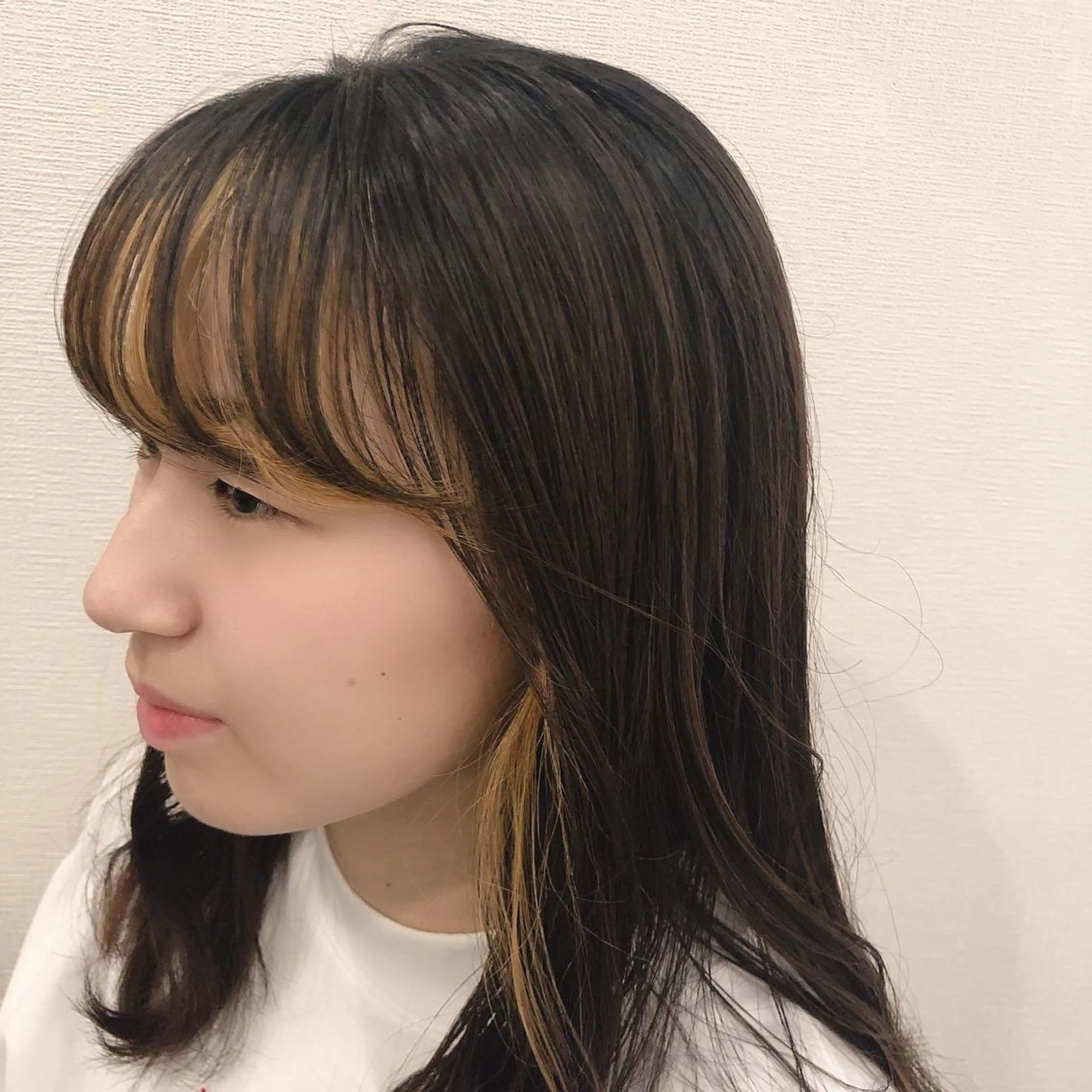 セミロング カラー イヤリングカラー Annie 吉田 裕美のヘアスタイル