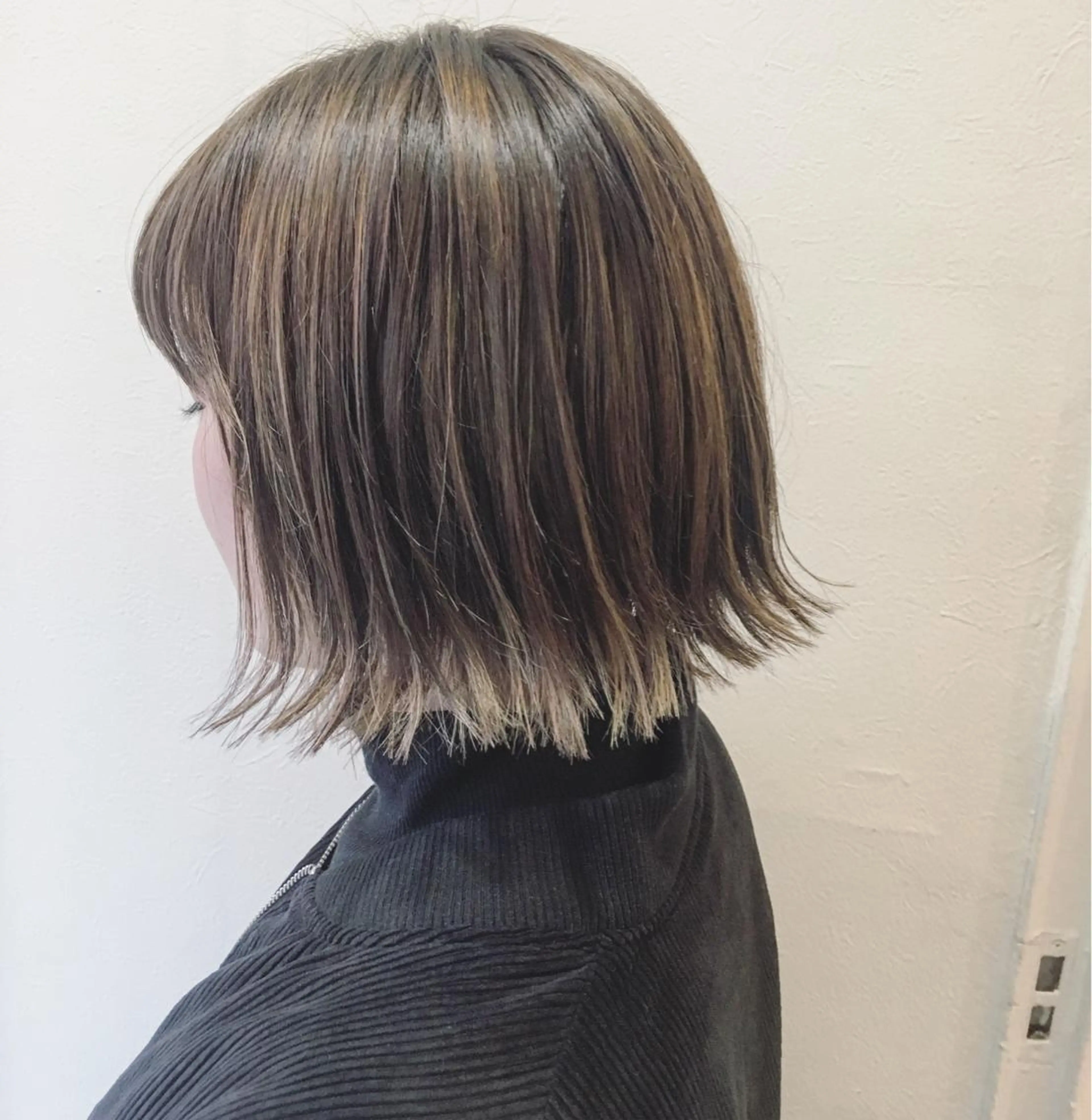 ミディアム カラー ブリーチ ハイライトカラー オリーブカラー ハイライト yuki hair所属・yuki watanabeのヘアスタイル