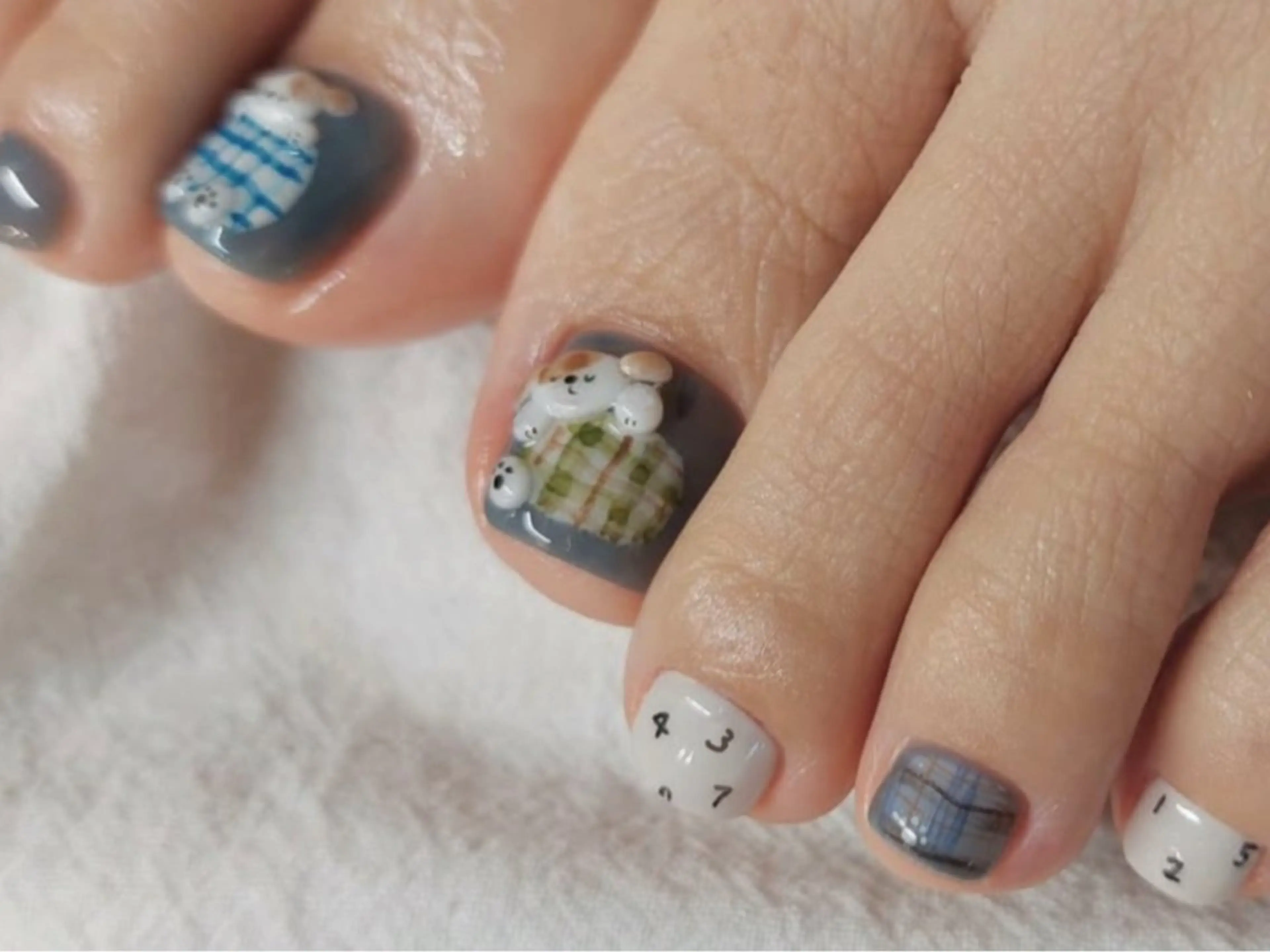 ネイル フットネイル フットネイル minimus._.nails(votre salon)所属・Kyu Yui(🇹🇼)のネイルデザイン