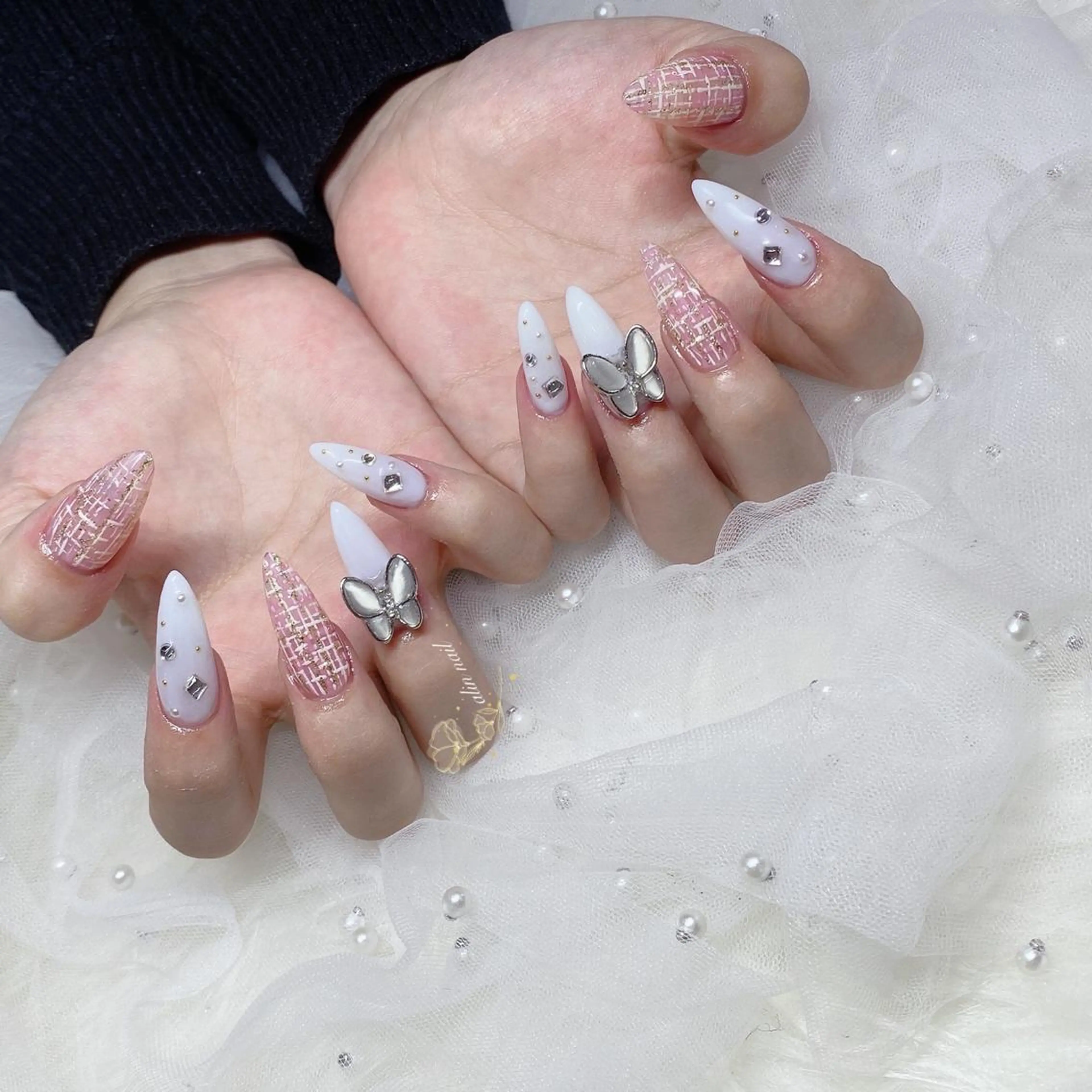 ネイル ネイルサロン 9Carats神田のネイルデザイン