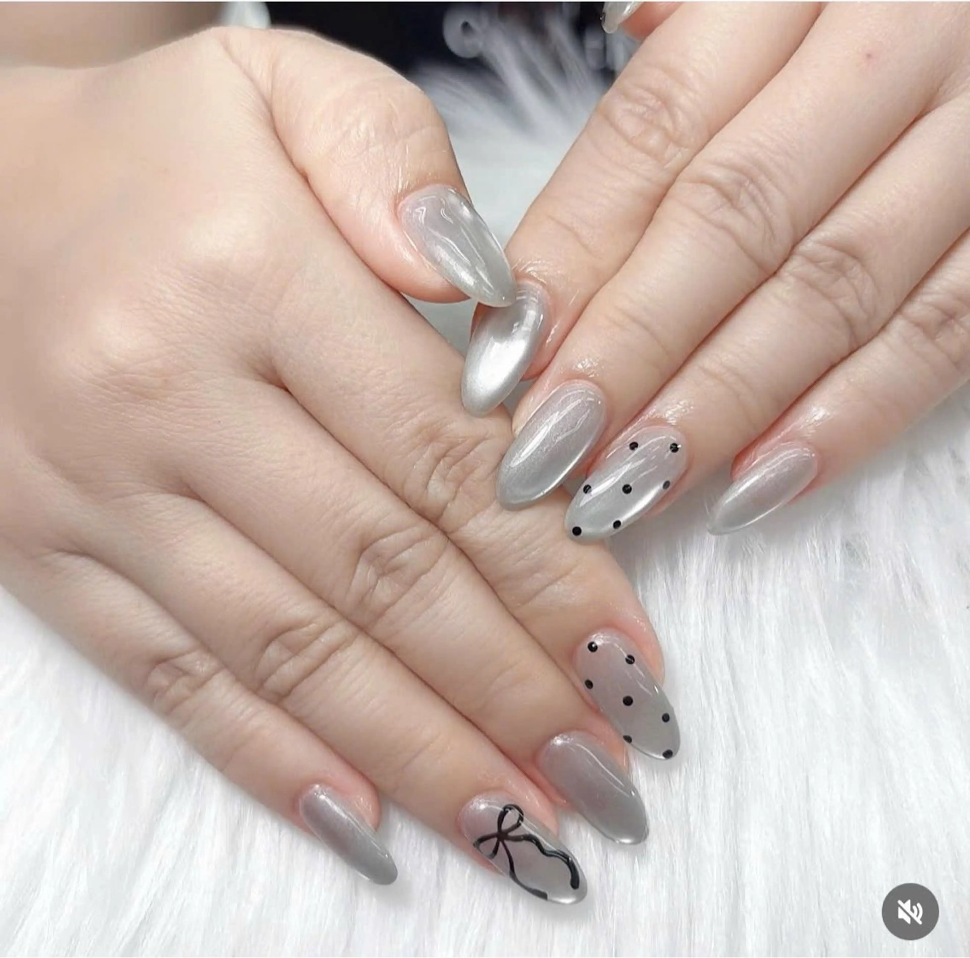 ネイル フラッシュネイル フレンチネイル グラデーション キラキラネイル 韓国ネイル ハンドネイル LynaOtsuka Nailのネイルデザイン