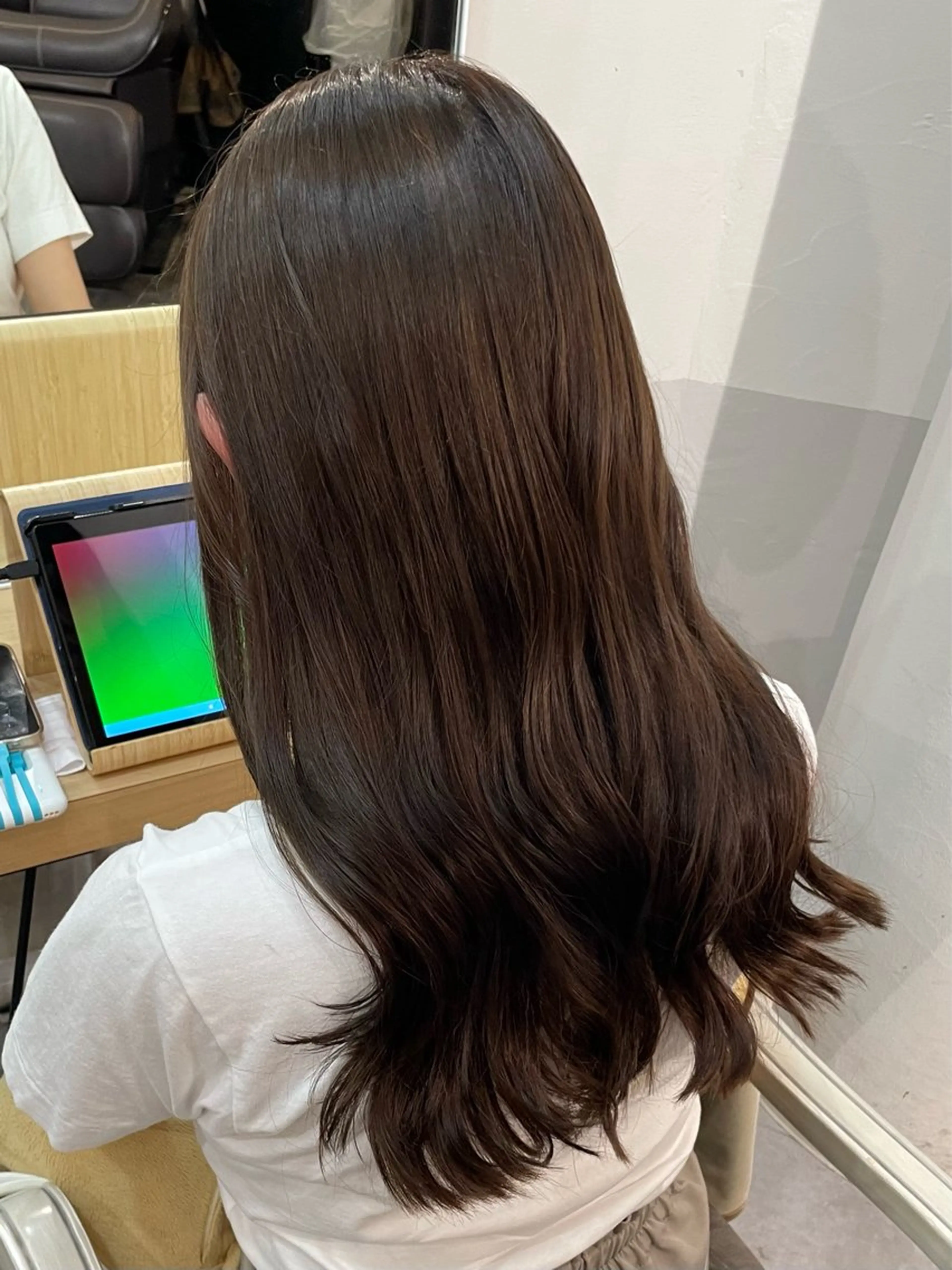 セミロング カラー 💚色落ちまで可愛い 髪質改善カラーゆうまのヘアスタイル