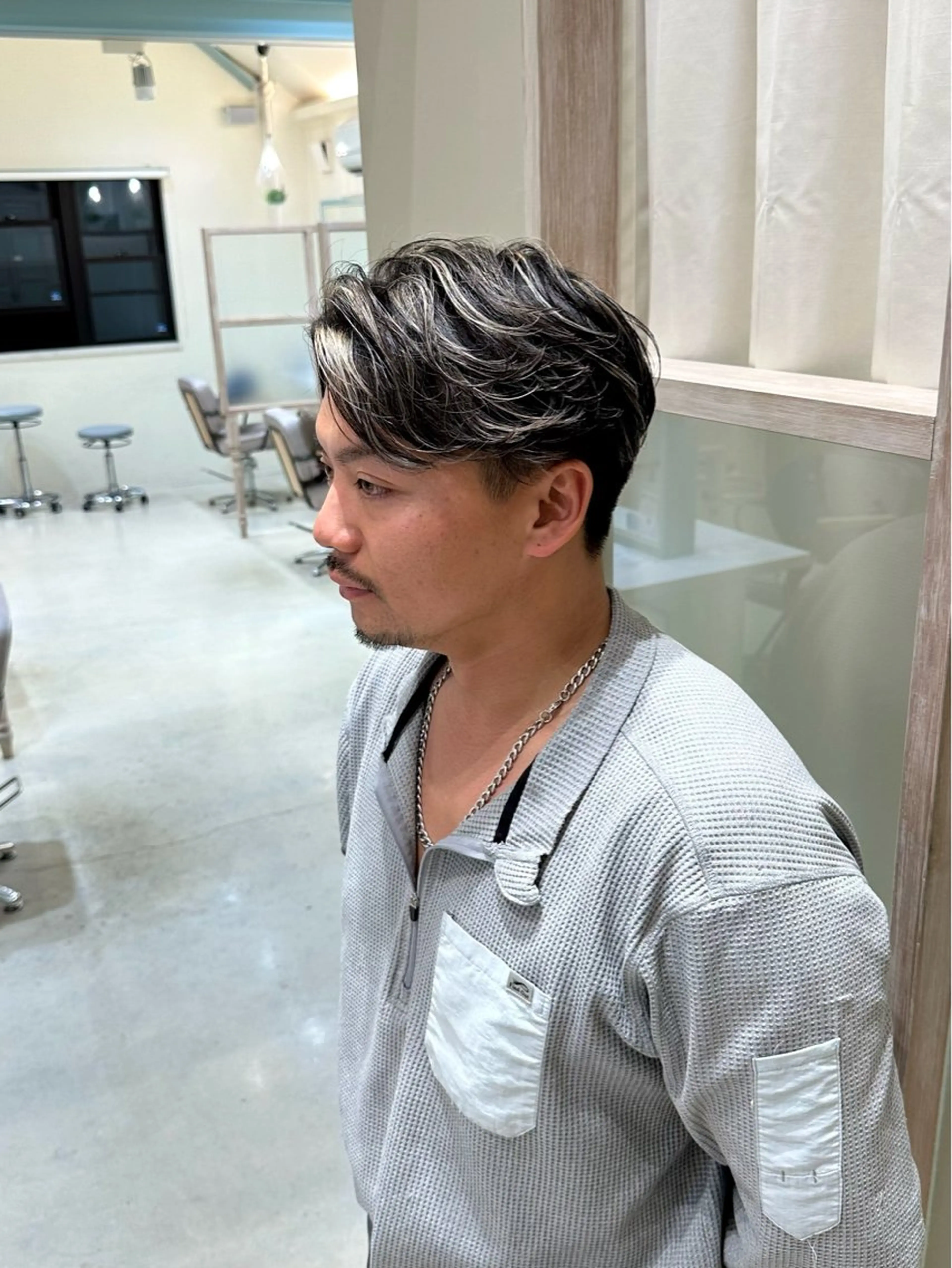 メンズ メンズハイライト メンズパーマ N,SOL / 岩上 新大のヘアスタイル