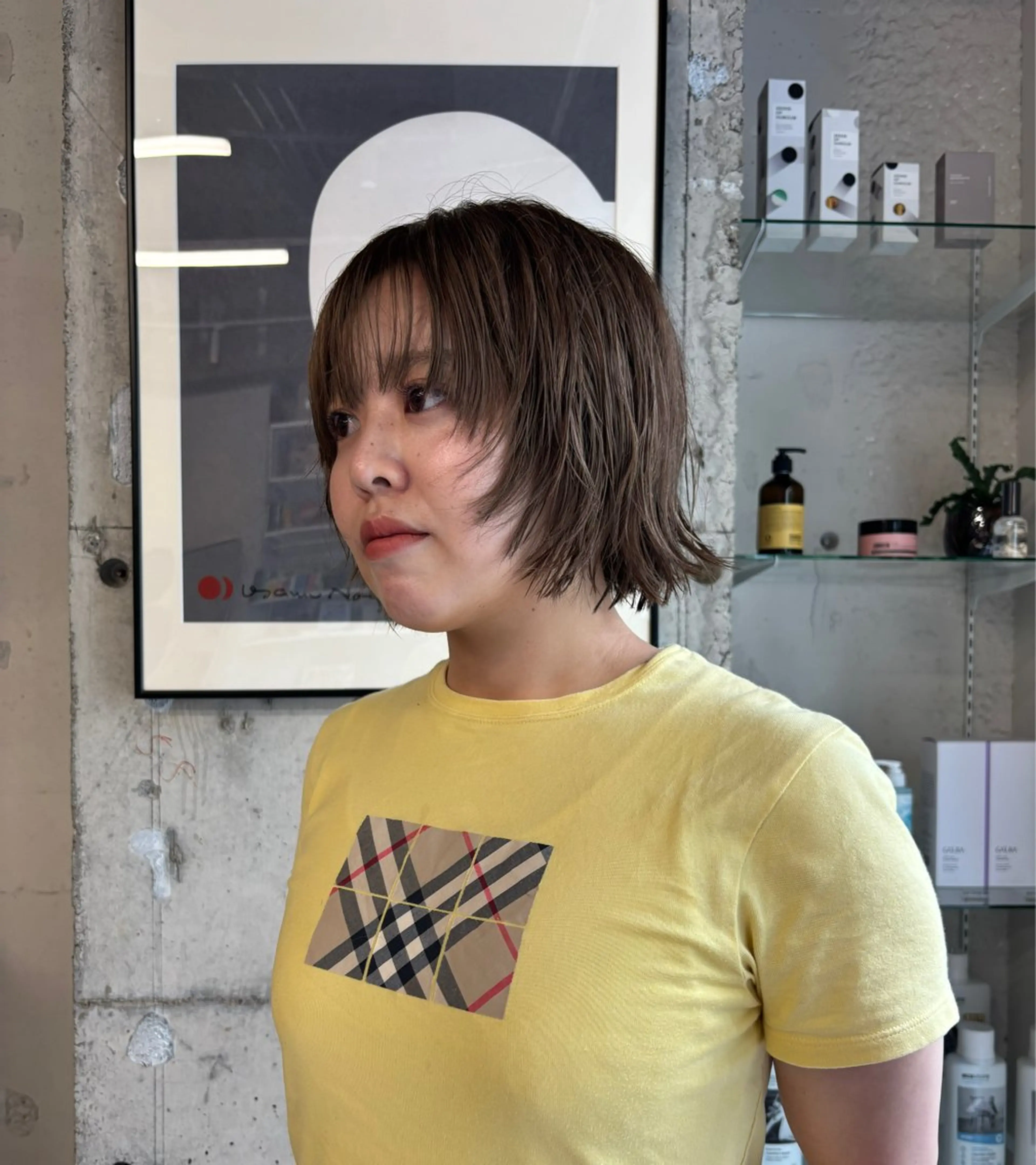 ショート カラー オリーブグレー カット ヘアカラー トリートメント 永田 愛莉のヘアスタイル