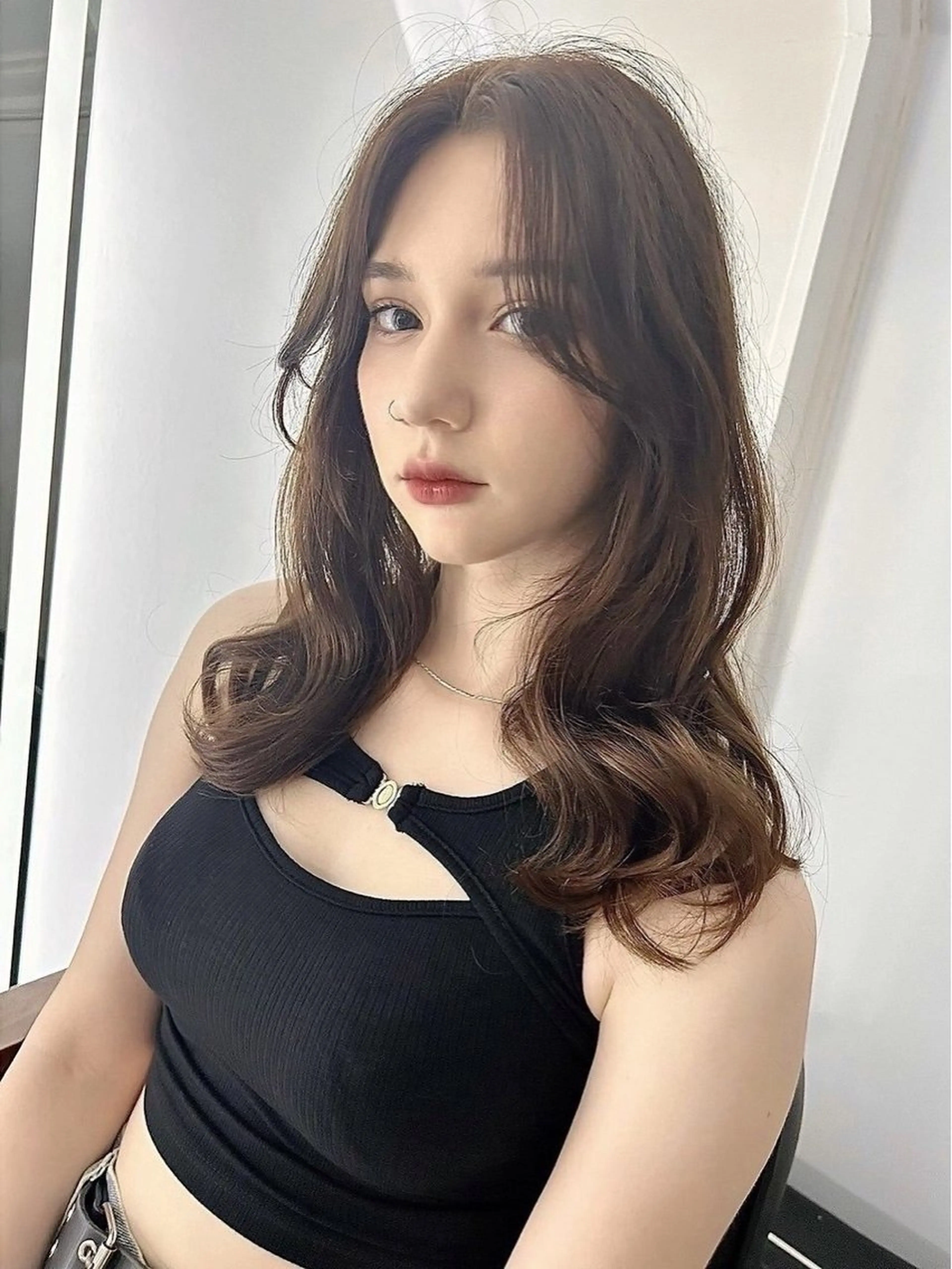 カラー 神田 衣織のヘアスタイル