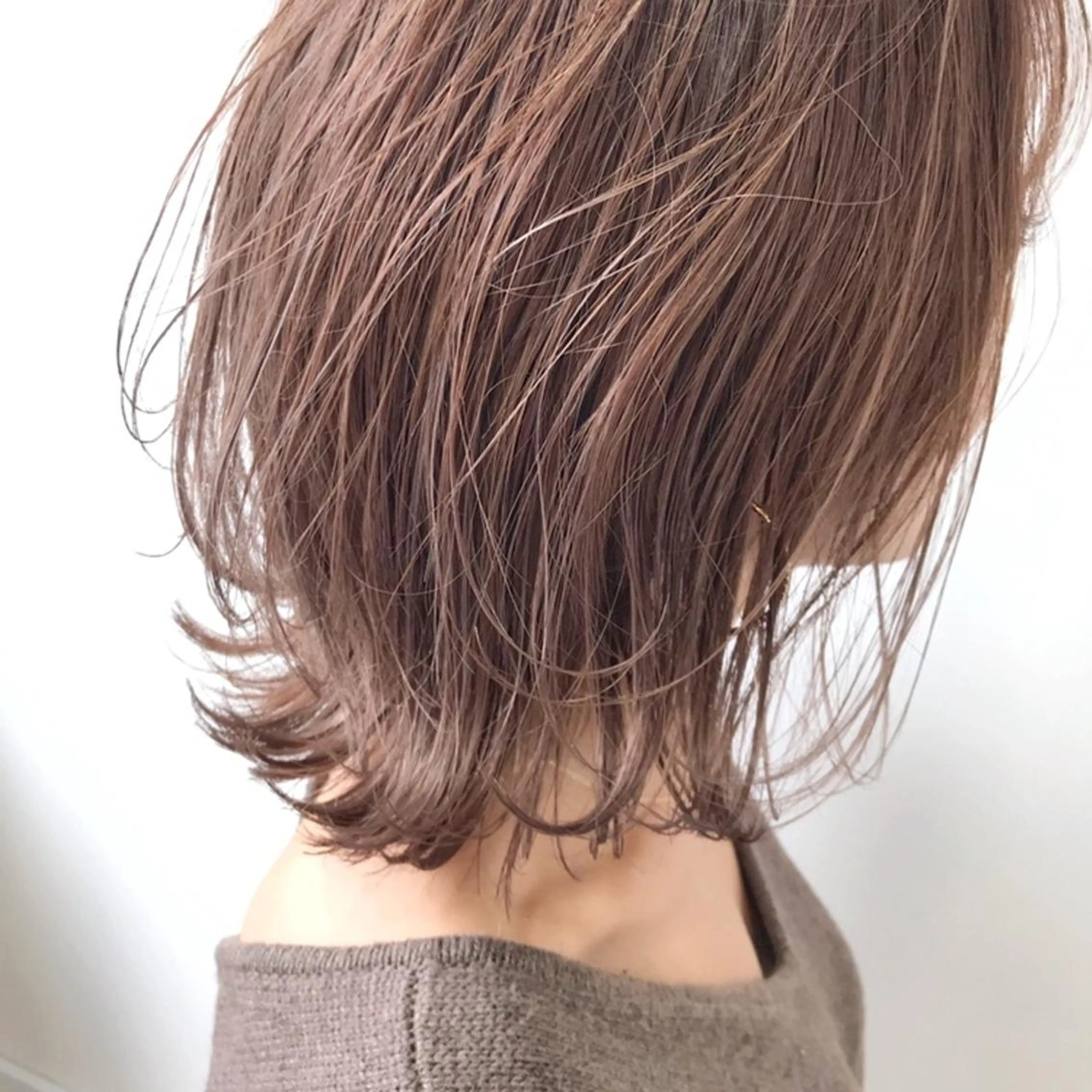 ミディアム ラベンダーベージュ ハイライト カット ヘアカラー カラーリスト菅野 竜矢🌈のヘアスタイル