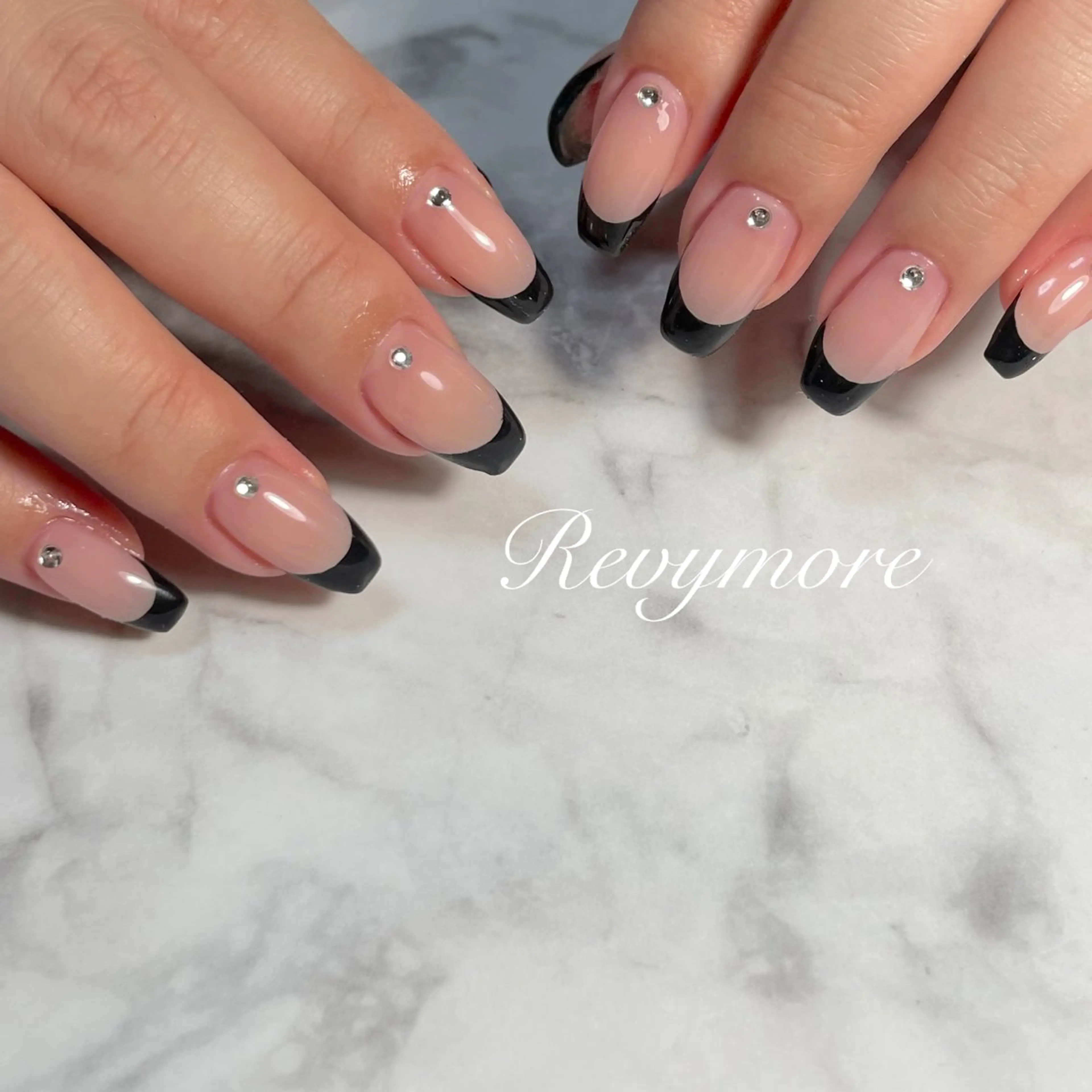 ネイル フレンチネイル ジェルネイル 韓国ネイル ニュアンスネイル オフィスネイル nail salon Revymore所属・nail salon Revymoreのネイルデザイン
