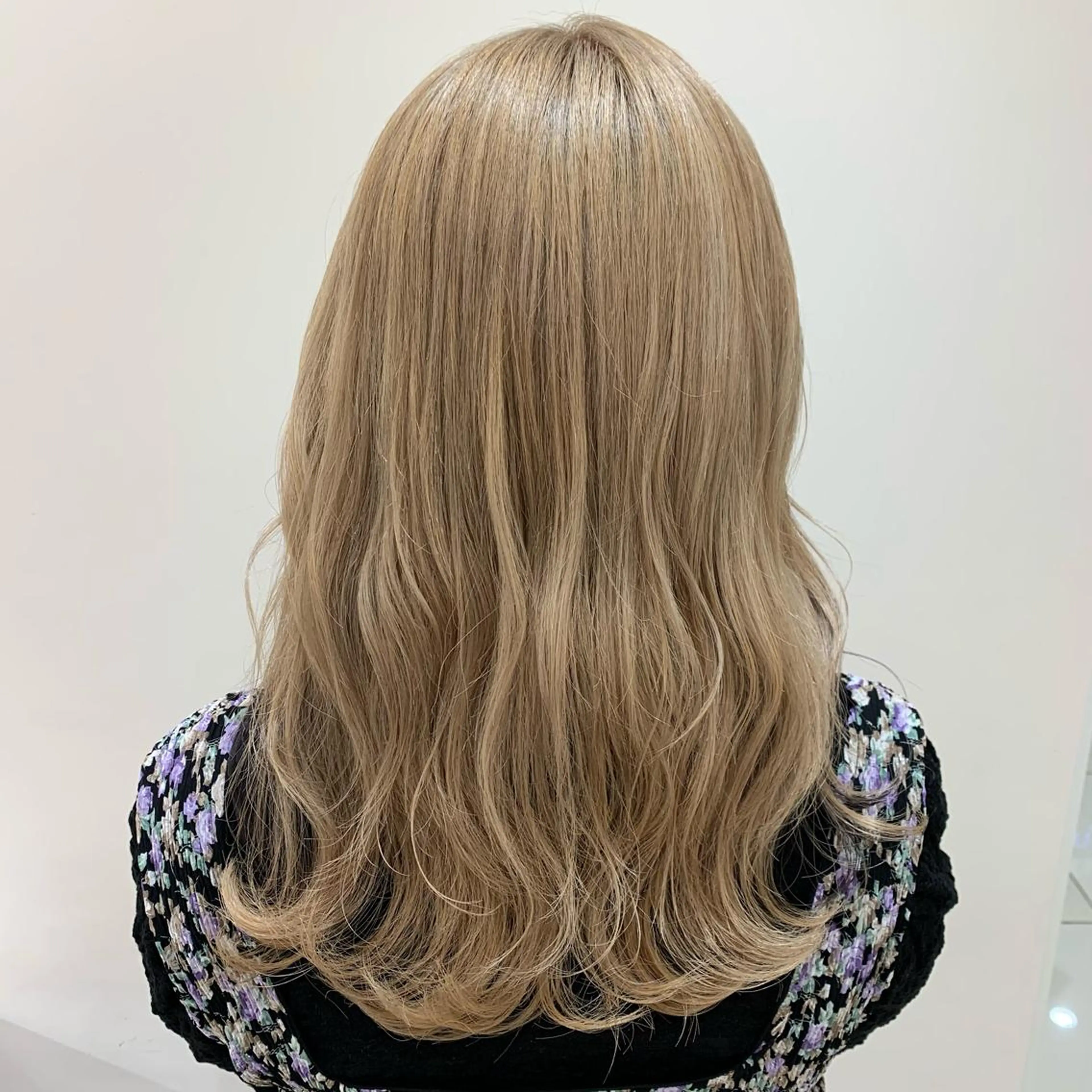 ミディアム カラー ブリーチ ハイトーンカラー ヘアカラー トリートメント 🌹似合わせカラー/ 酸性縮毛🌹野本麗奈のヘアスタイル