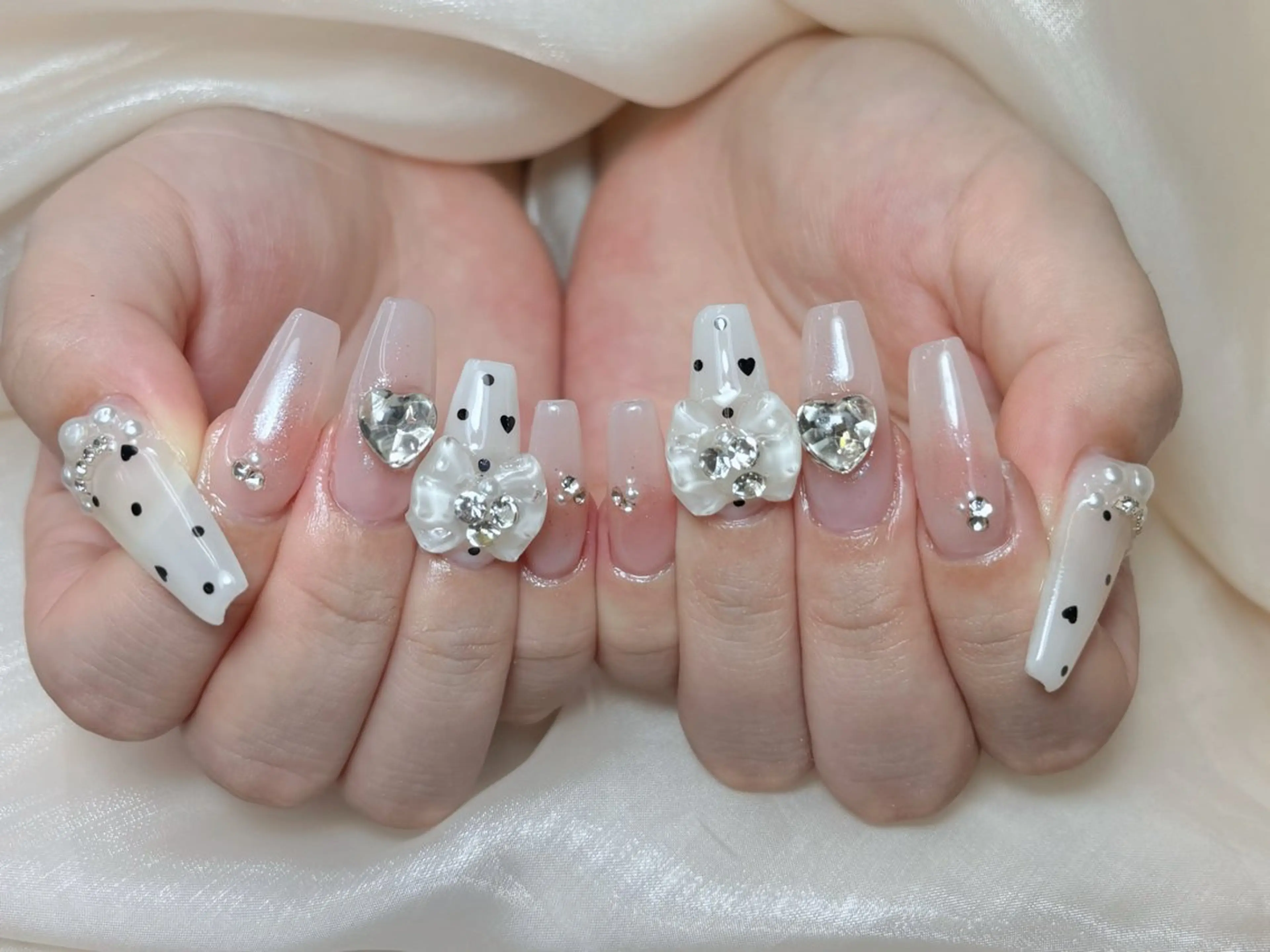 ネイル ハート 韓国ネイル リボン 夏ネイル ワンホンネイル ハンドネイル Melody Nail所属・Melody 3D/スカルプ専門店のネイルデザイン