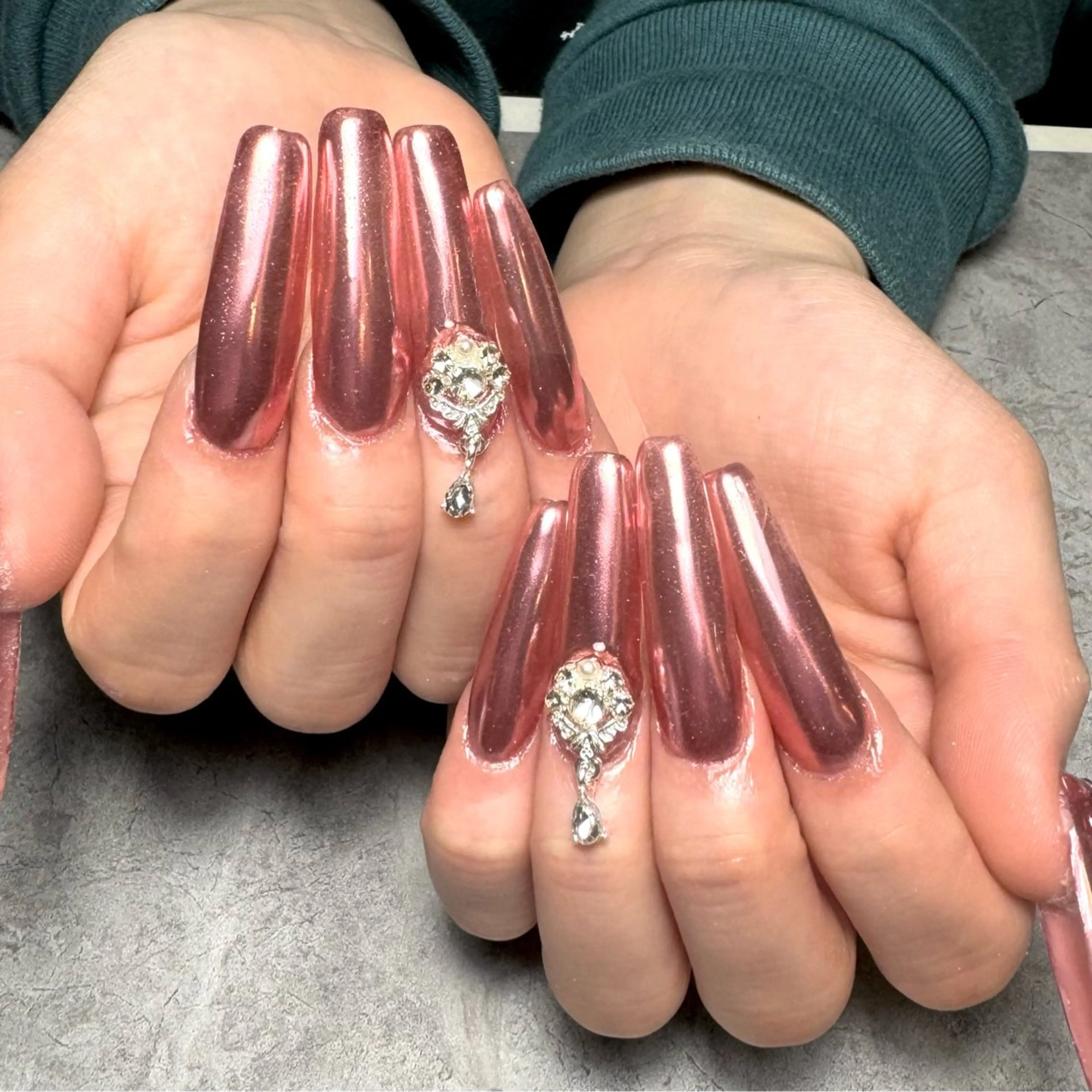 ネイル キラキラネイル ミラーネイル シンプルネイル 春ネイル ハンドネイル Nail Salon Lillion【リリオン】所属・lillion karenのネイルデザイン