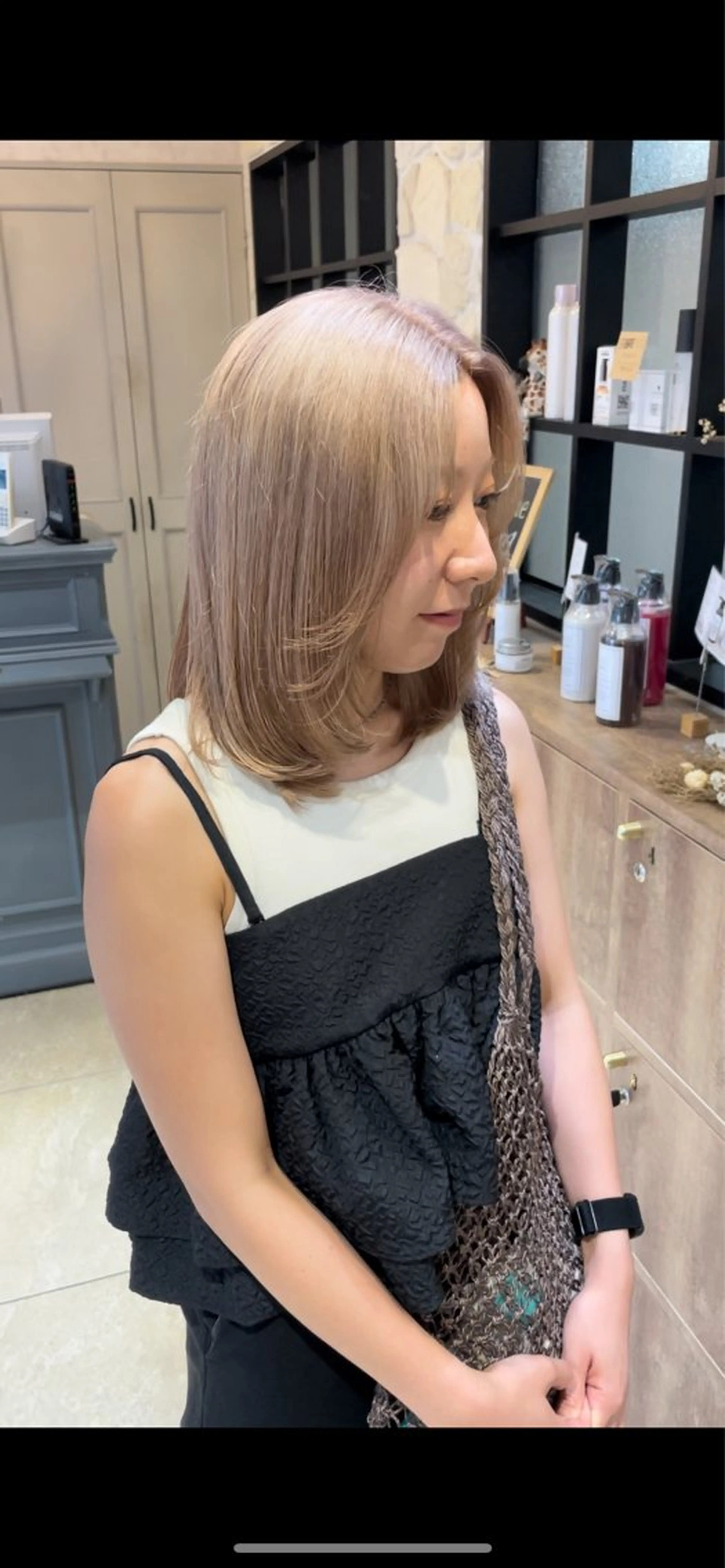 ミディアム 𝐌𝐨𝐞/透明感 暖色ボブ🤍のヘアスタイル