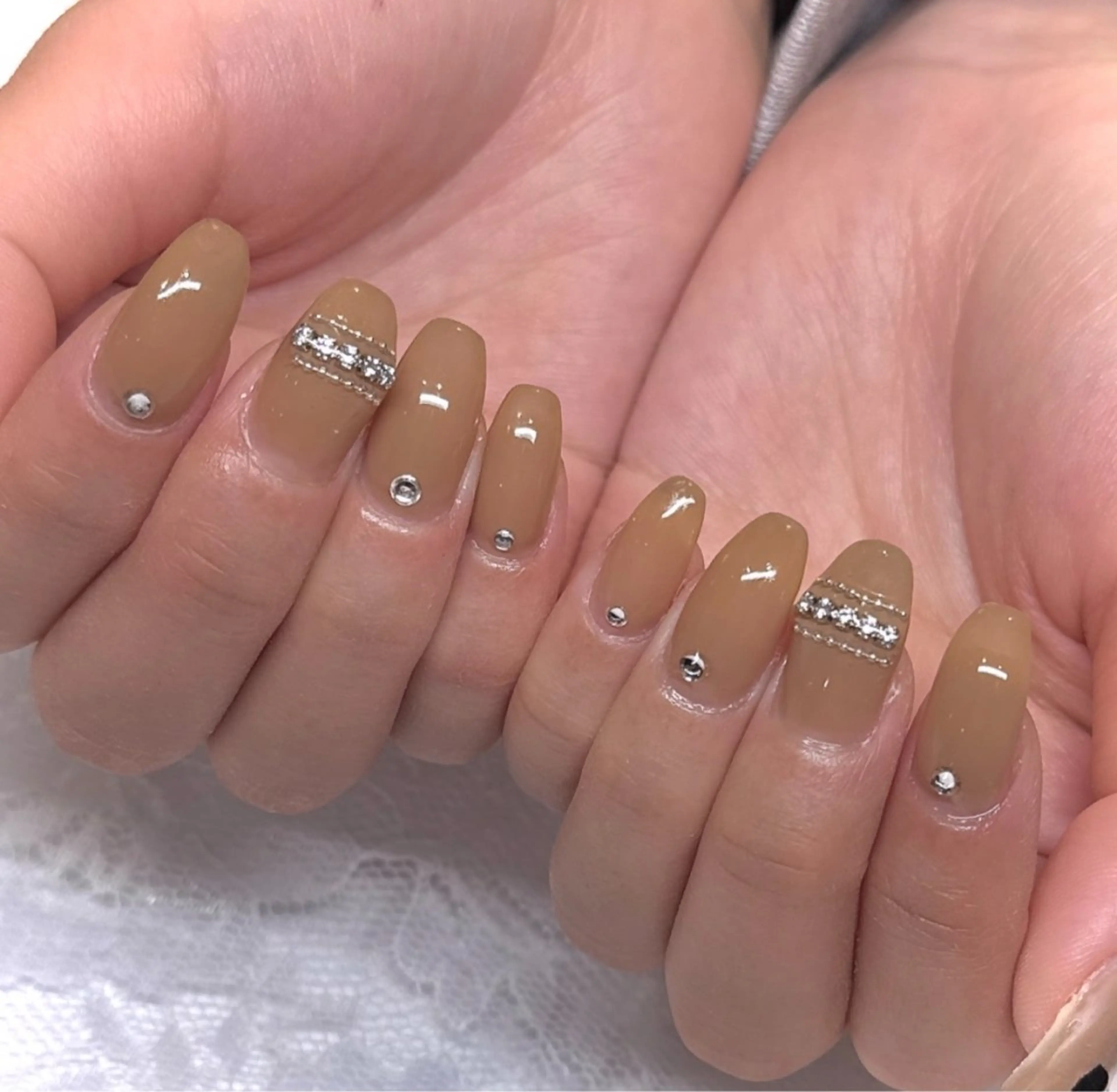 ネイル ストーンネイル ハンドネイル ️️🤍 yuukiのネイルデザイン