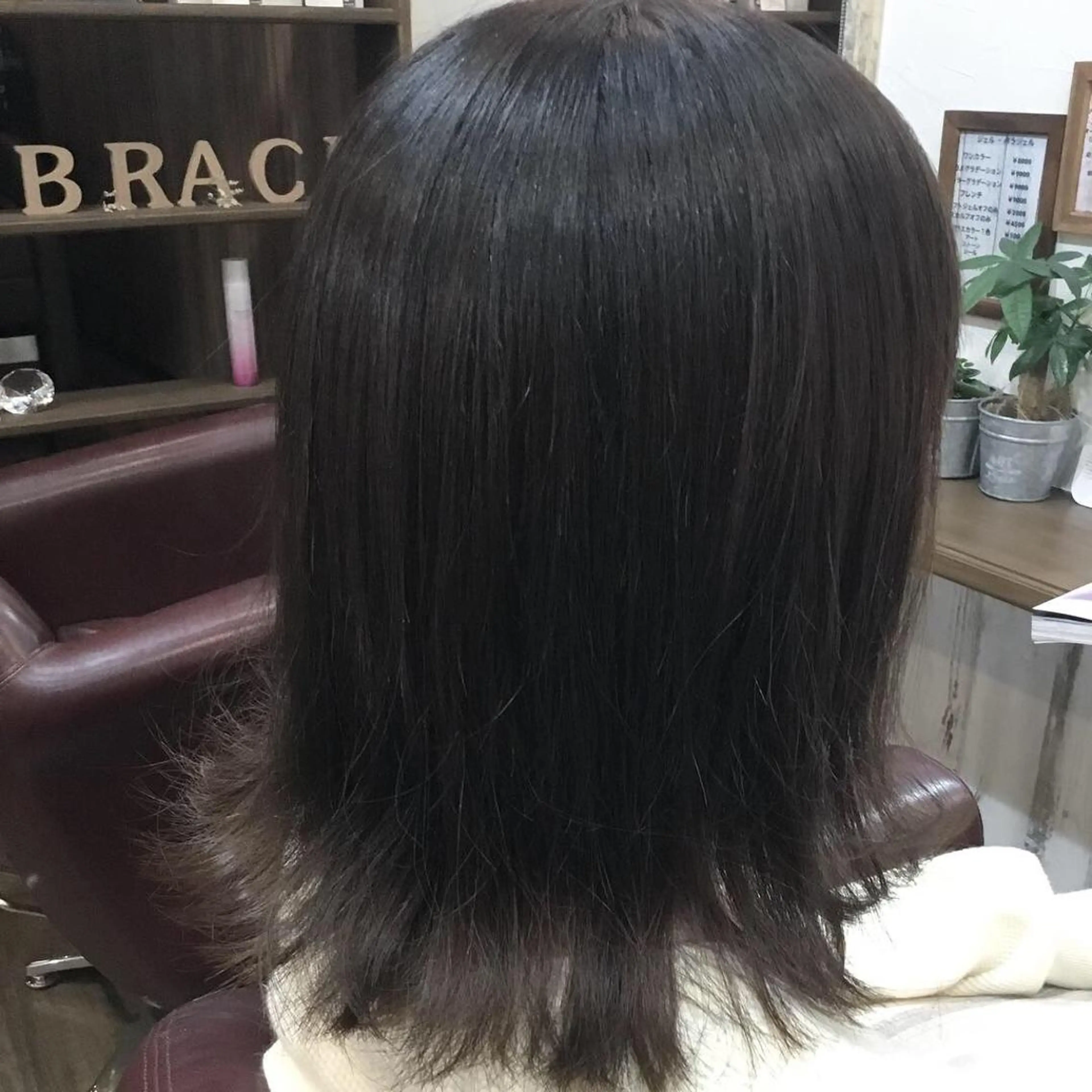 ミディアム カラー embrace エンブレイスのヘアスタイル