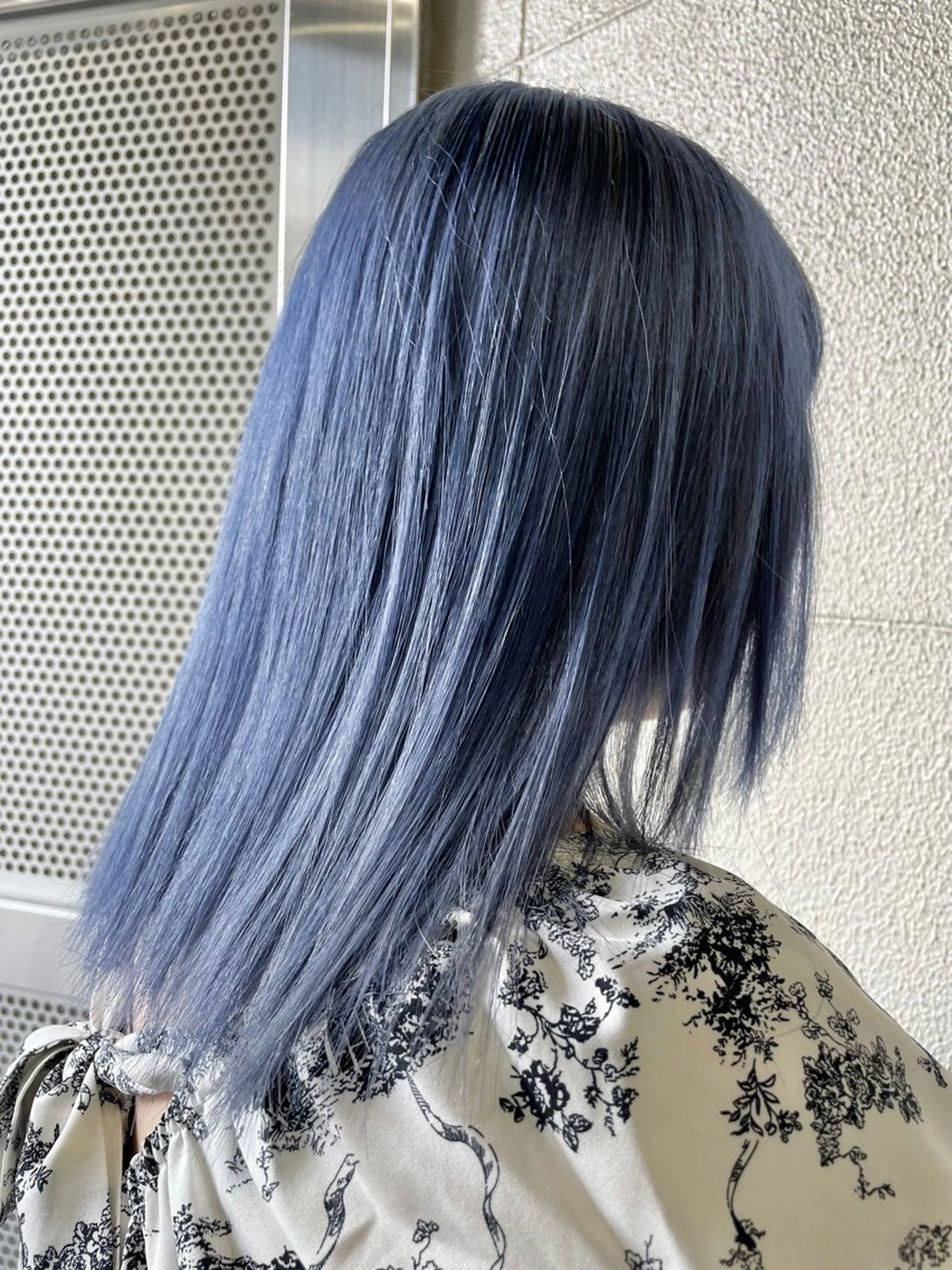 ミディアム カラー ヘアカラー トリートメント 艶カラー/レイヤー カット✂️近澤瑠以のヘアスタイル
