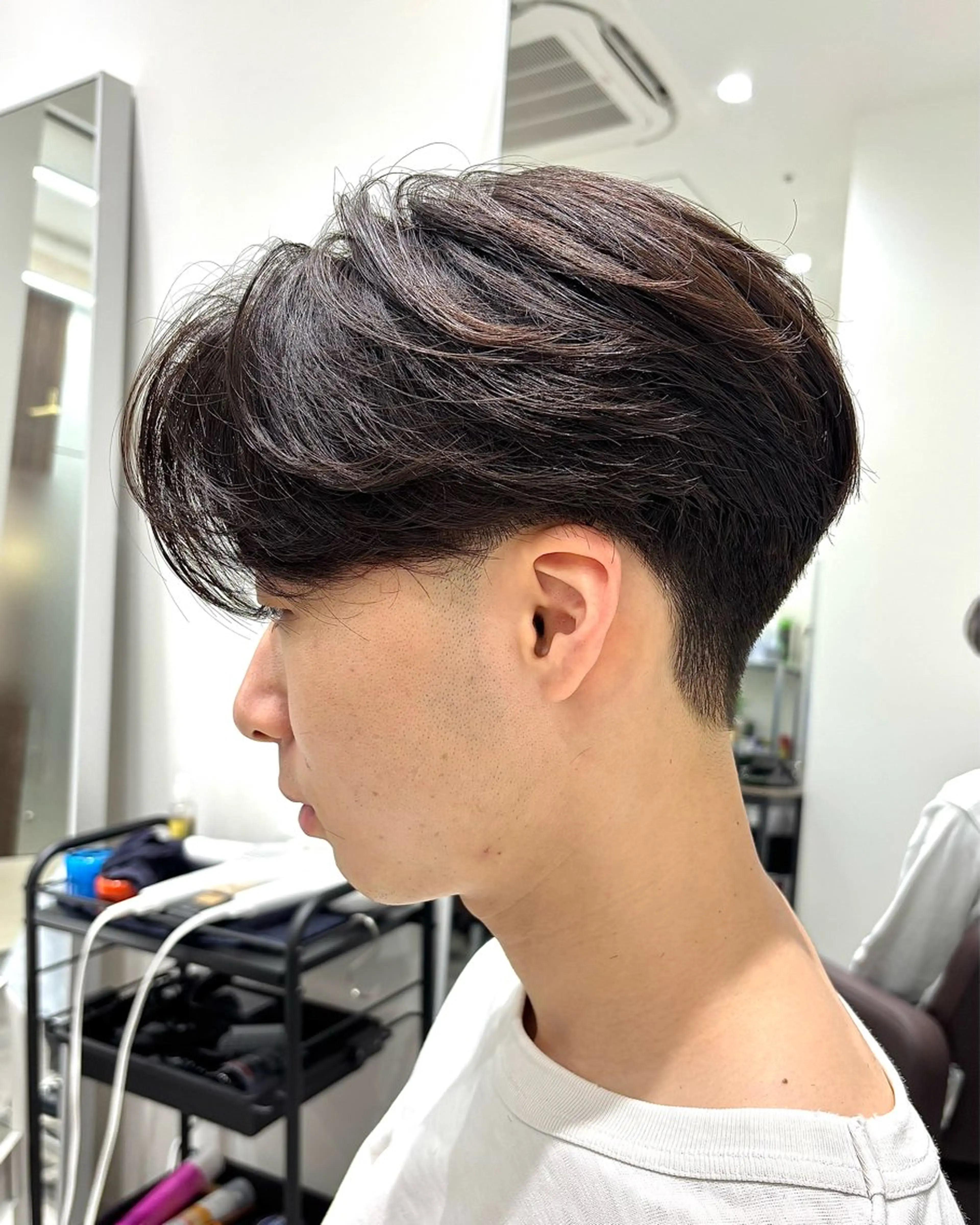 骨格補正カット（センターパート）+髪質改善ストレートの写真