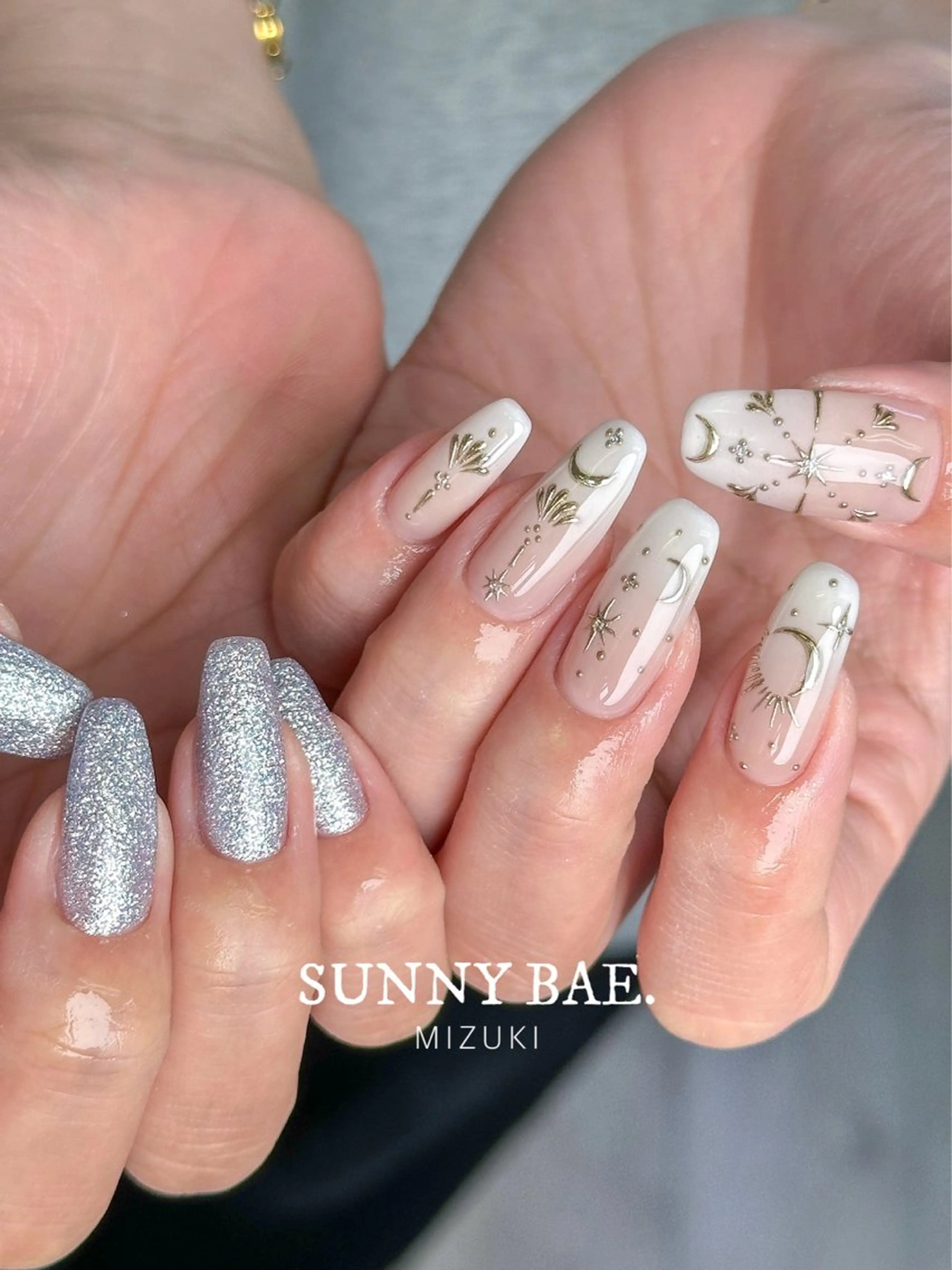 ネイル グラデーション ラメ(グリッター) ロングネイル ミラーネイル ハンドネイル SUNNY BAE. 🌼MIZUKIのネイルデザイン