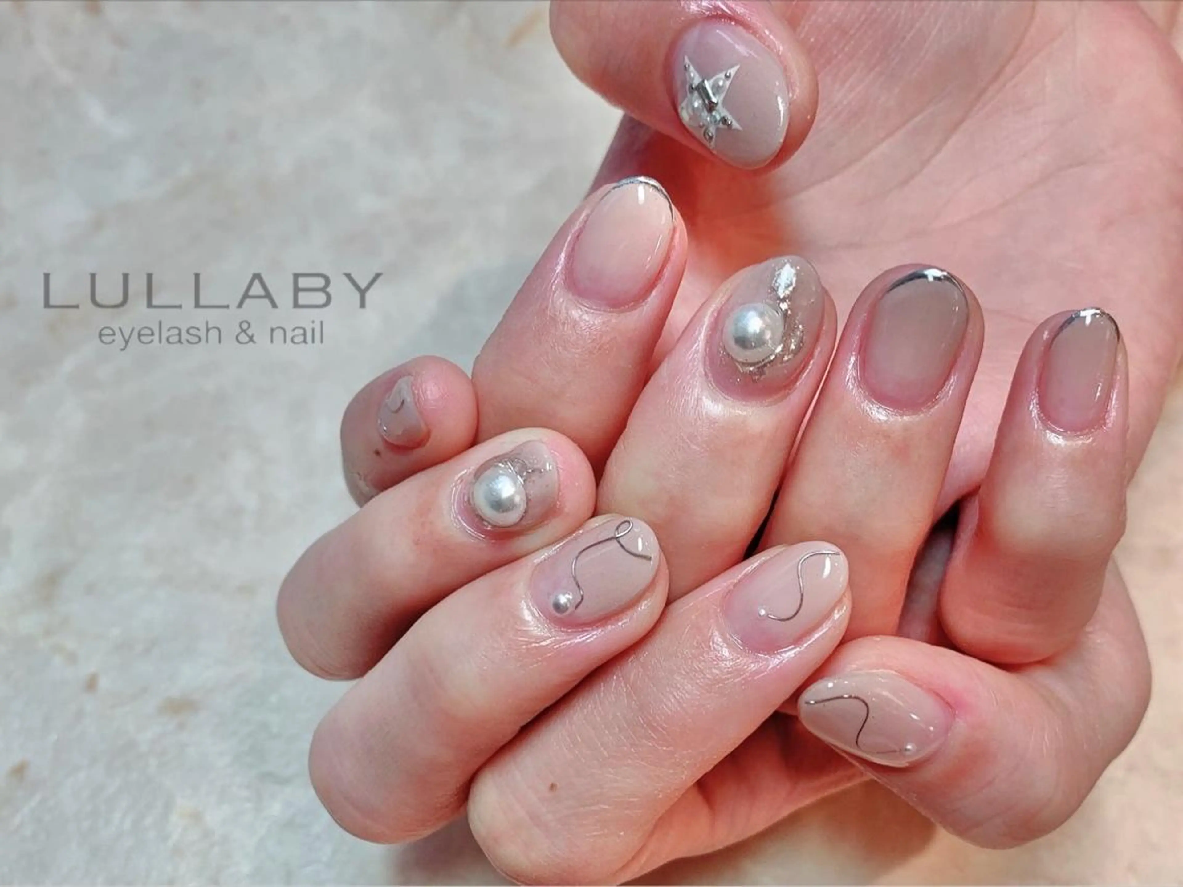 ネイル LULLABY 銀座並木通り店のマツエク・マツパデザイン