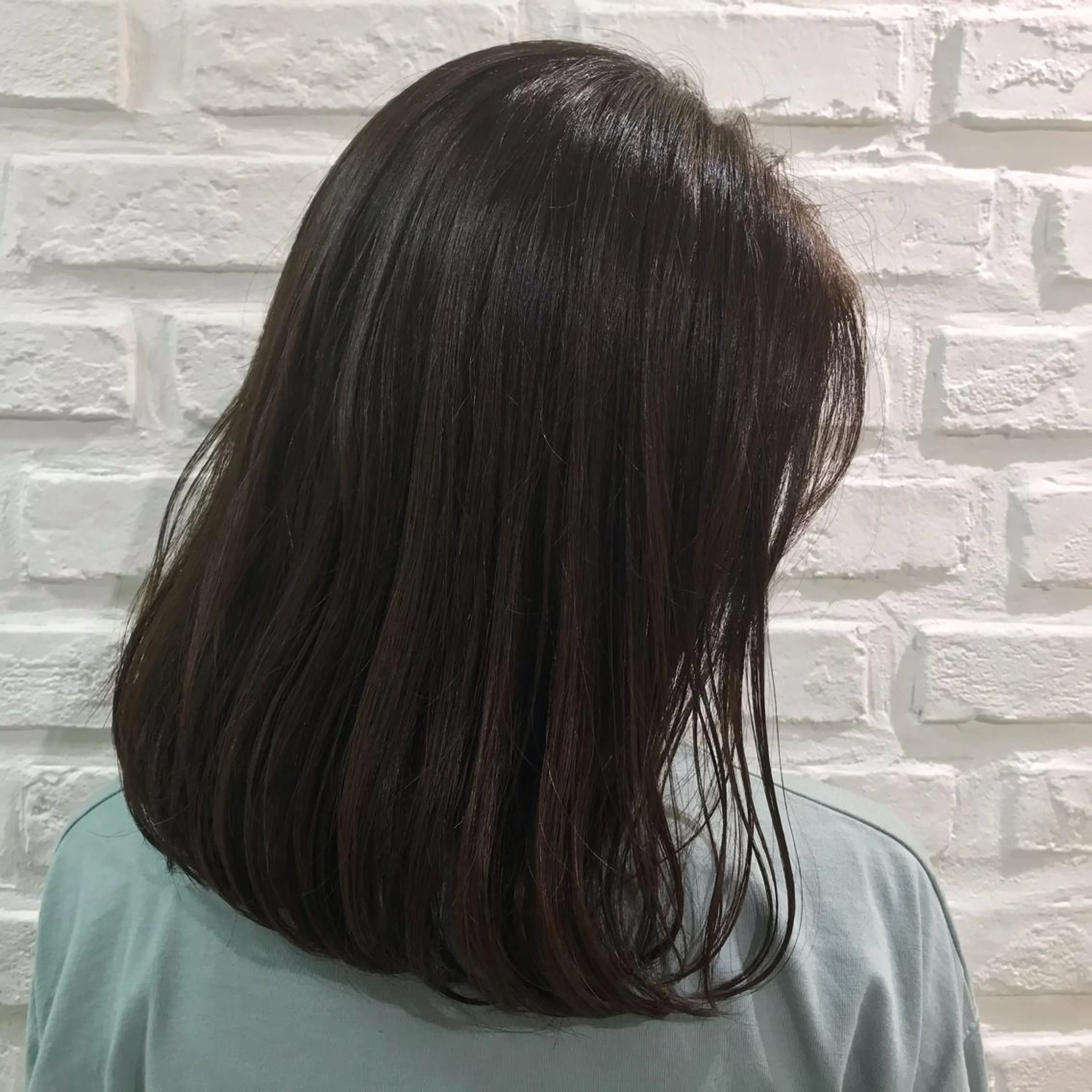 ミディアム カラー ベージュカラー イルミナカラー オリーブベージュ レイヤーカット カット ヘアカラー トリートメント 暖色カラー💜 中山由梨のヘアスタイル