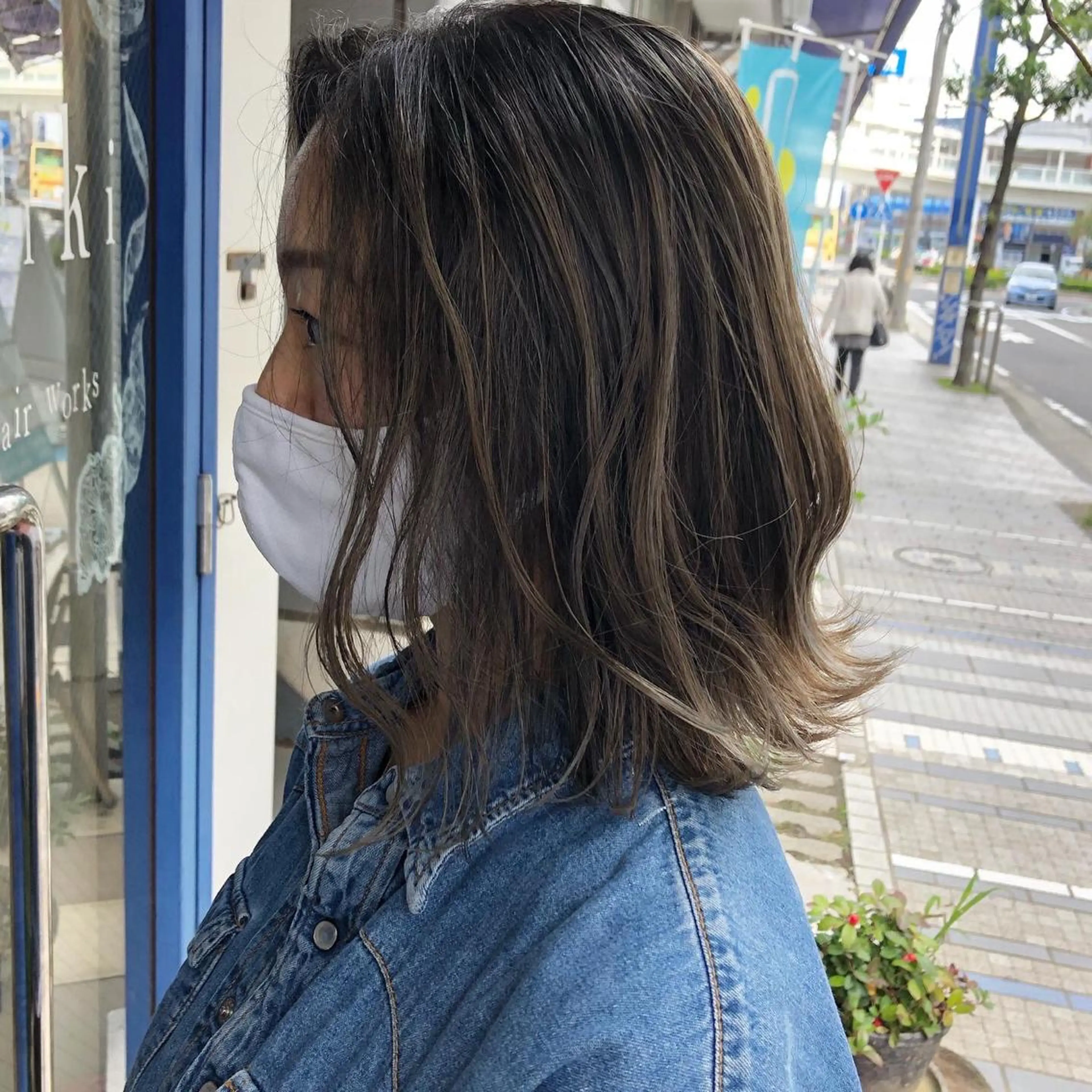 ミディアム カラー ヘアアレンジ バレイヤージュ グレージュ レイヤーカット 髪の悩みを解決！ 那須達敦のヘアスタイル