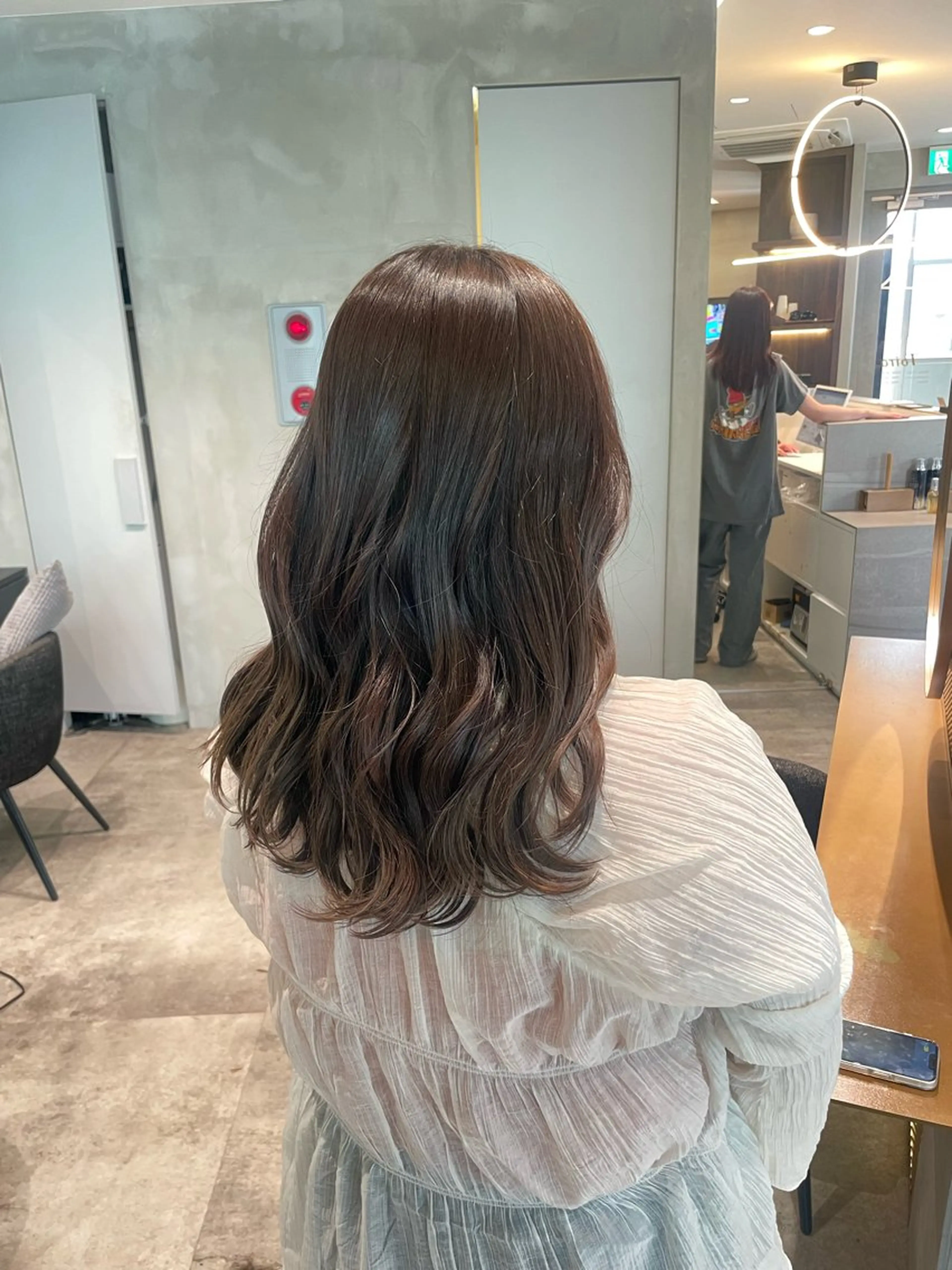 ミディアム カラー Toiro 新宿所属・新宿/新宿三丁目 yuinaのヘアスタイル