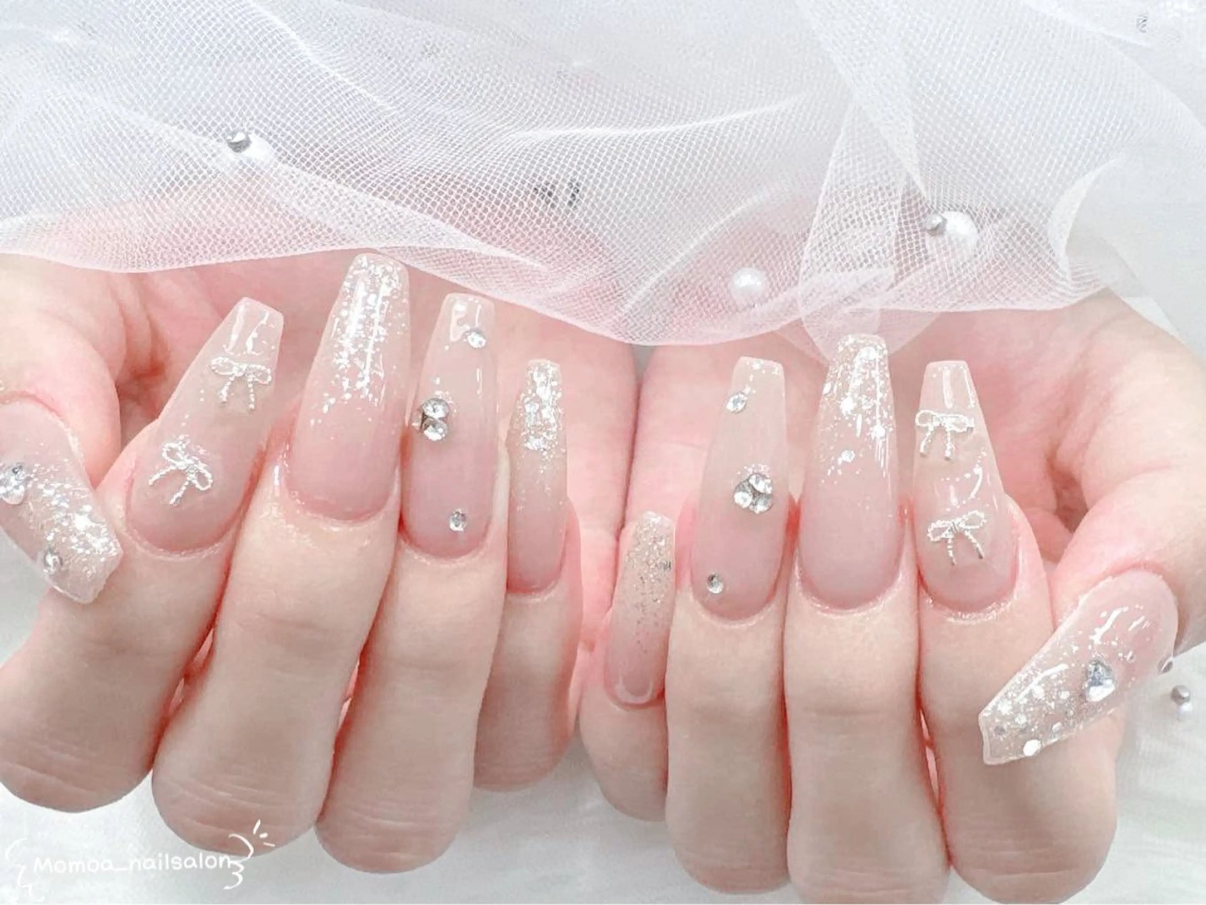 ネイル キラキラネイル スカルプネイル ハンドネイル Momoa nail salon所属・MoMoA Nail ネイル長さ出し専門店のネイルデザイン