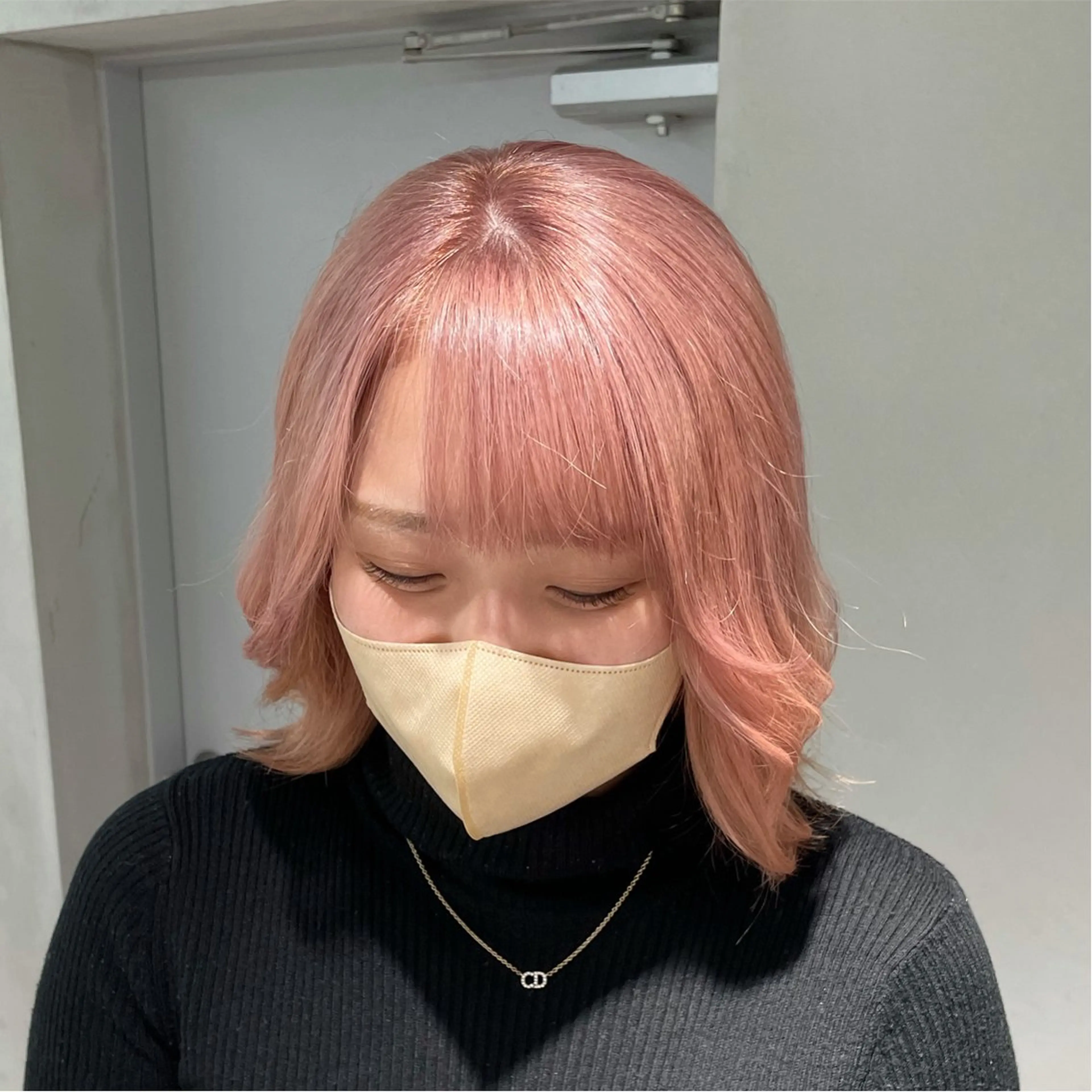 ショート カラー ベージュカラー ブリーチ ピンクカラー ピンクベージュ ホワイトピンク 🤍haruna 🤍SUIのヘアスタイル