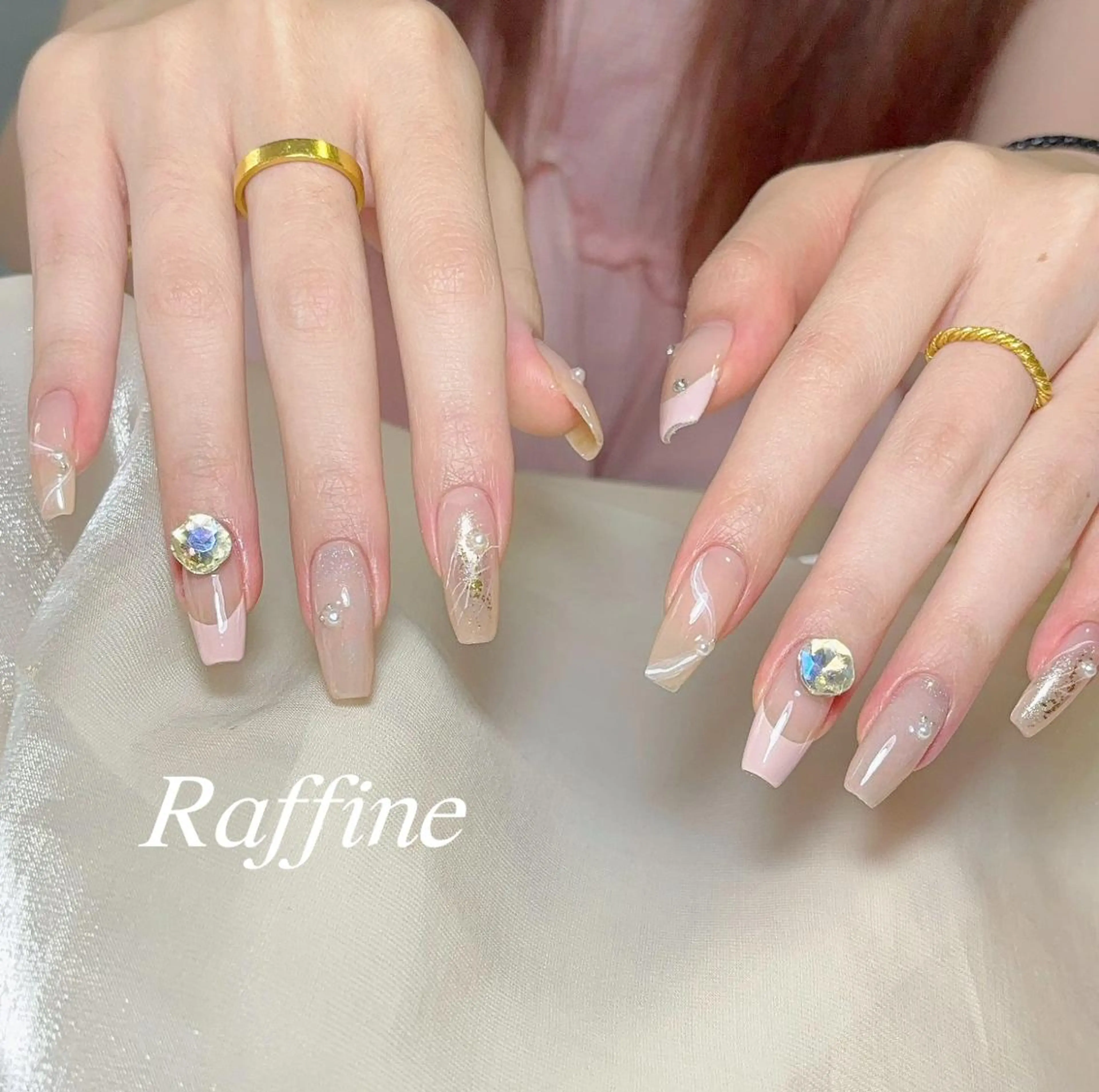 ネイル ハンドネイル ハンドケア RAFFINE haru🦋🩵のネイルデザイン