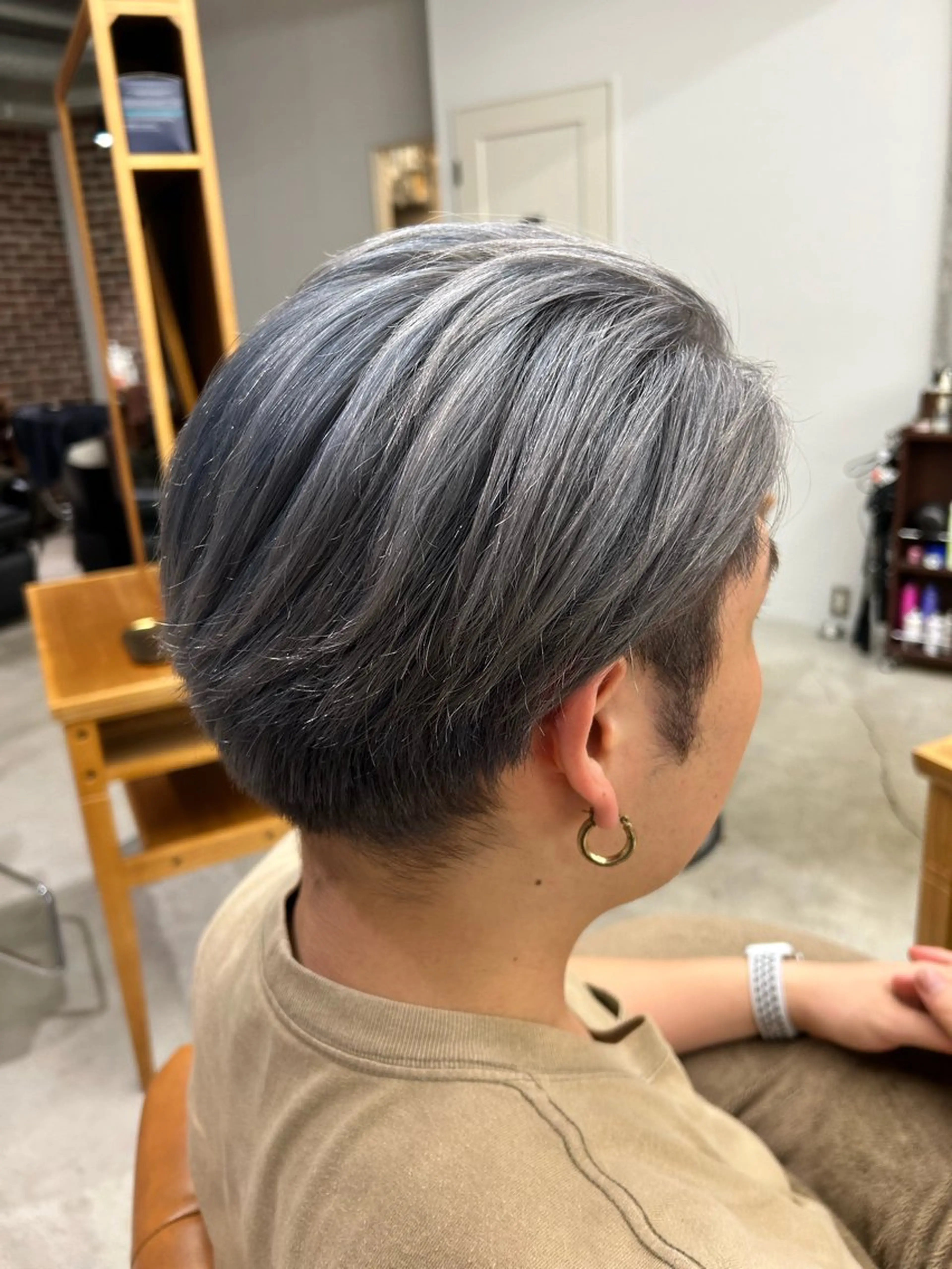 ショート カラー メンズ メンズブリーチ ブリーチ ケアブリーチ シルバー ヘアカラー トリートメント 山野愛子美容室銀座店所属・🌼髪質改善/透明感 艶髪タケドミのヘアスタイル