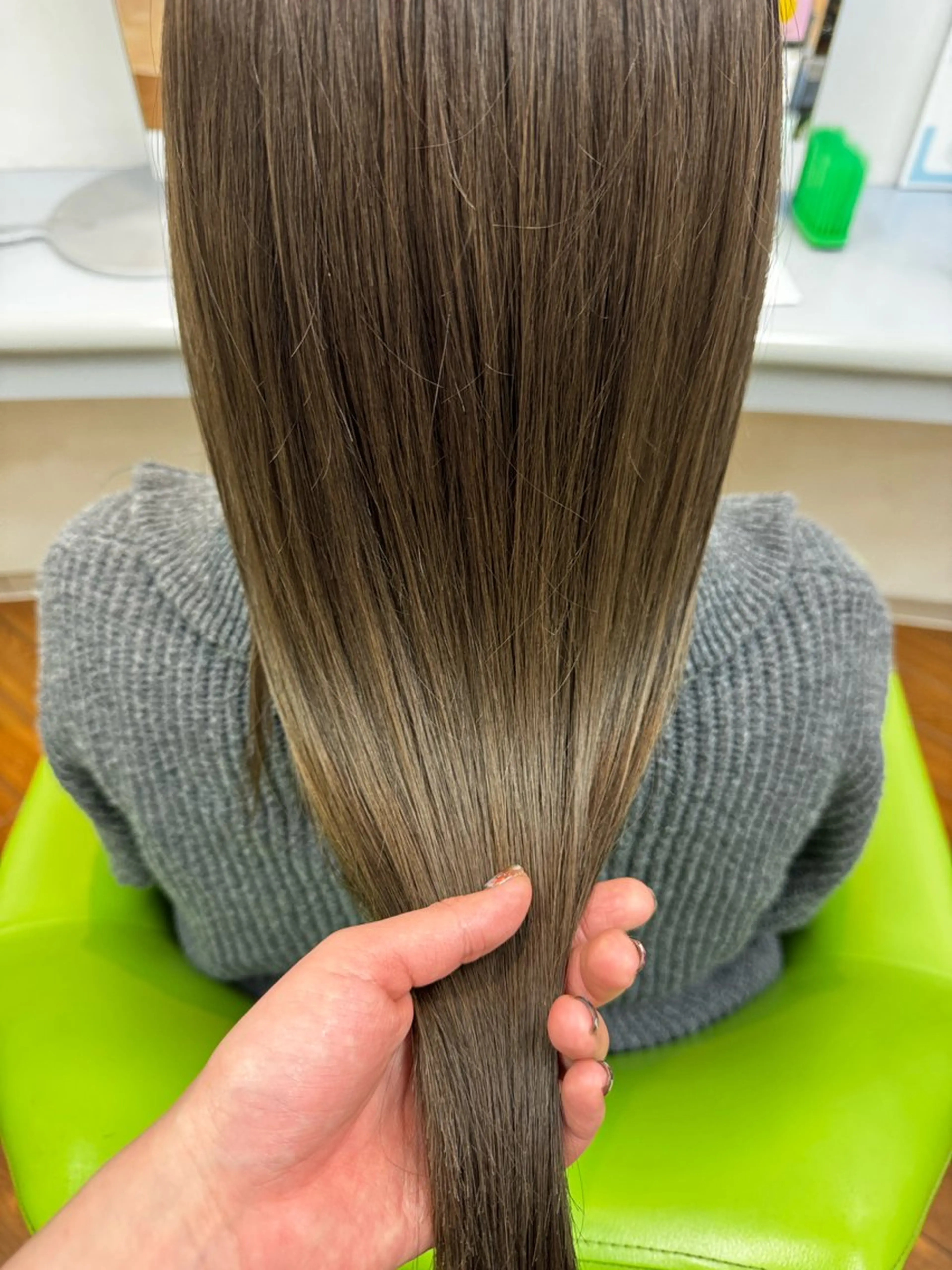 セミロング カラー セミロングパーマ ベージュカラー 透明感カラー ヘアカラー μ.Akane所属・μ Akaneのヘアスタイル