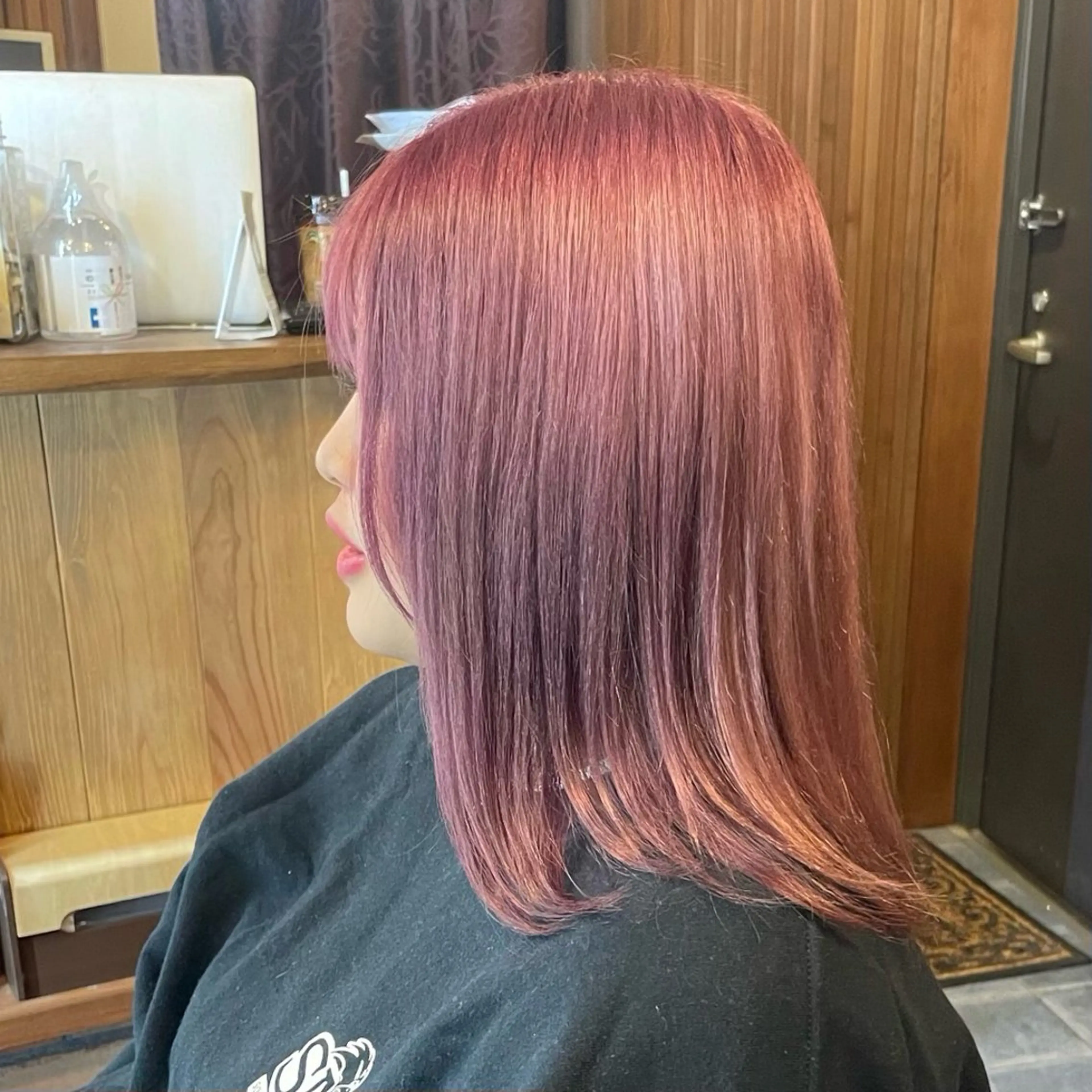 セミロング カラー ブリーチ ダブルカラー ハイトーンカラー ピンクカラー カット ヘアカラー Richromatic所属・M Jのヘアスタイル