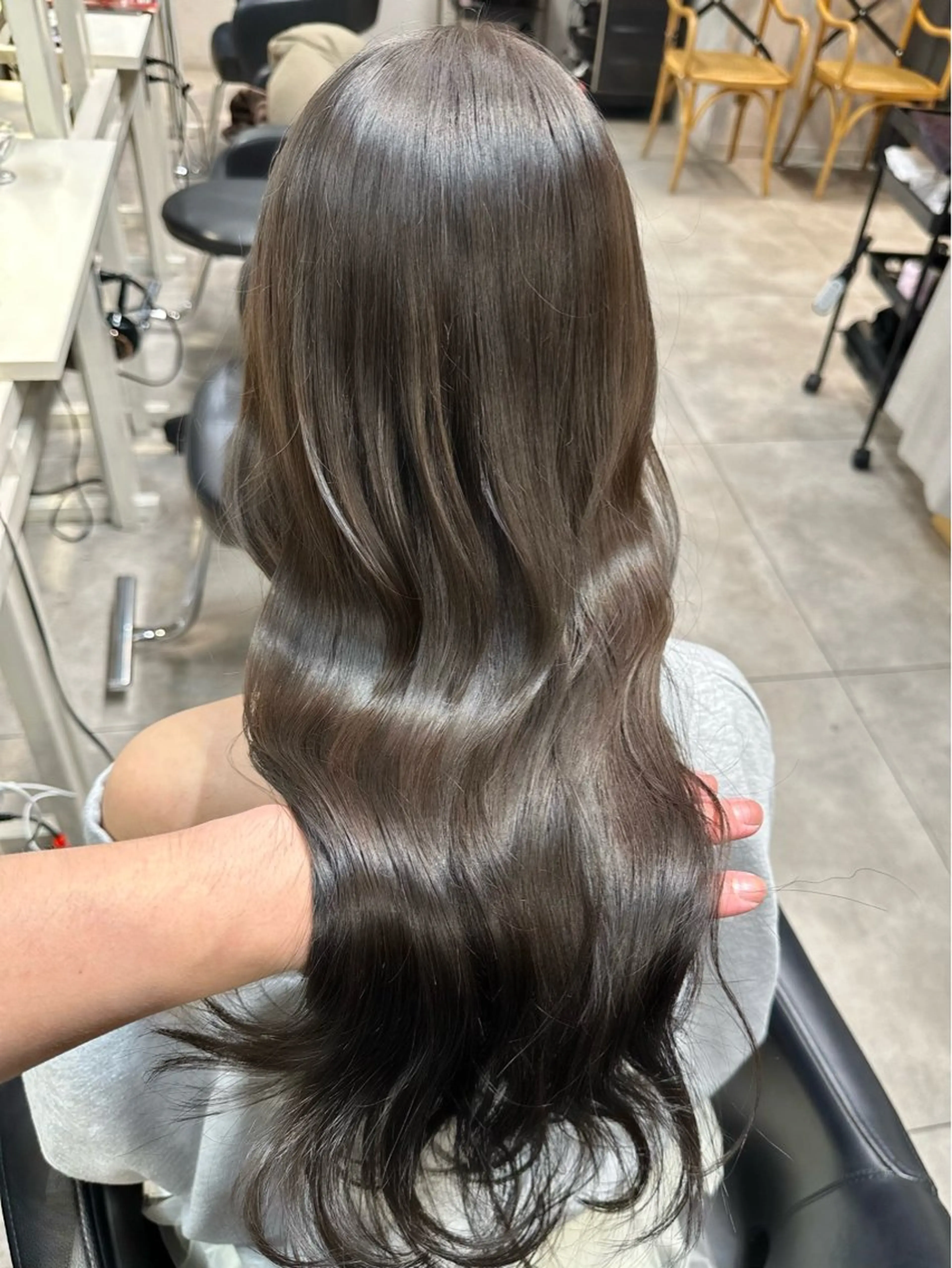 セミロング アイスグレージュ カット ヘアカラー トリートメント ✨似合わせカット/ 艶カラー恵比寿✨のヘアスタイル