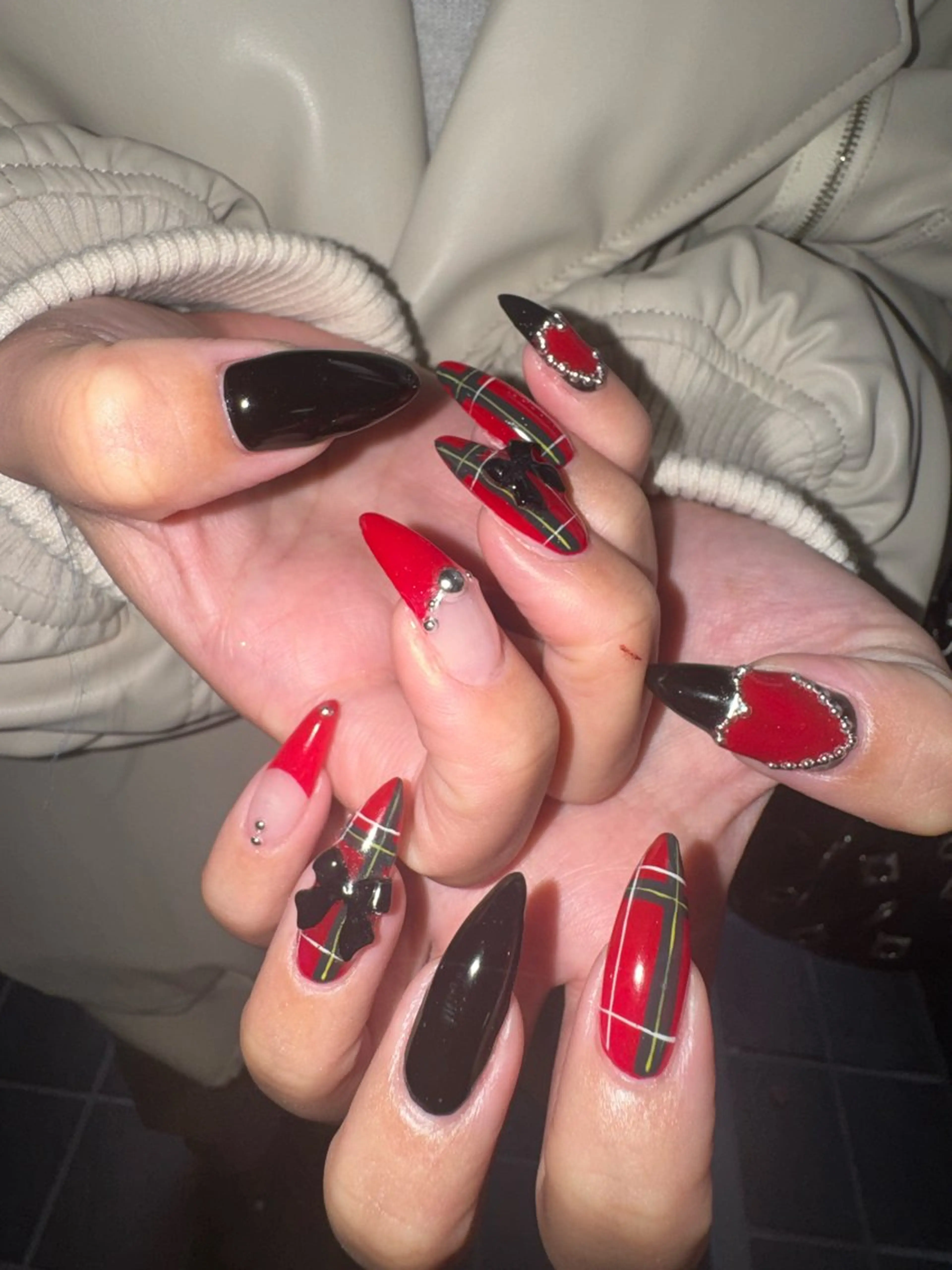 ネイル ハンドネイル フットネイル MITSUKI🪡 海外/個性派/ロングのネイルデザイン