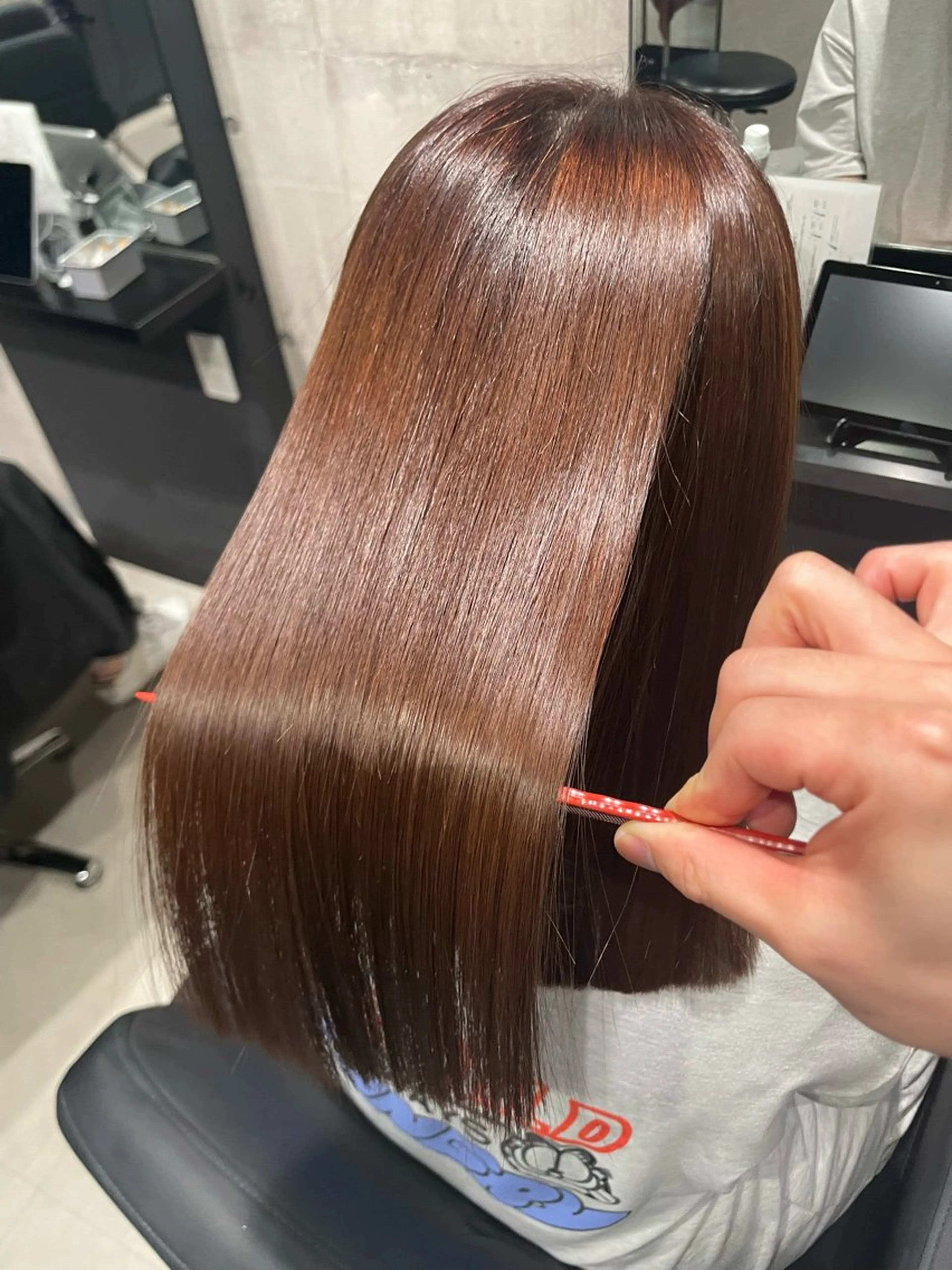 ミディアム カラー ブラウンカラー ミルクティーブラウン _White ／Hiroのヘアスタイル