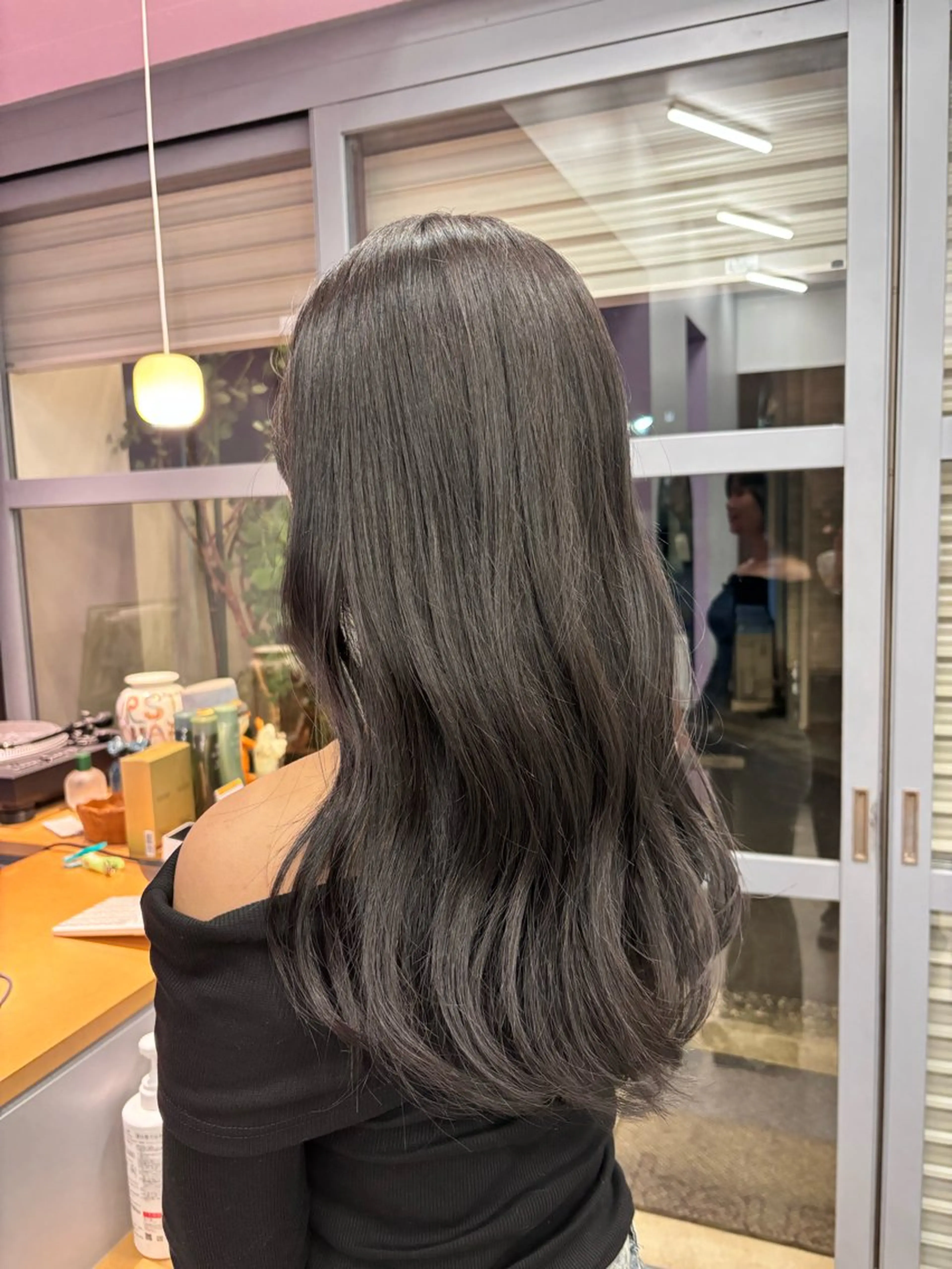 カラー マツザキ メグミのヘアスタイル