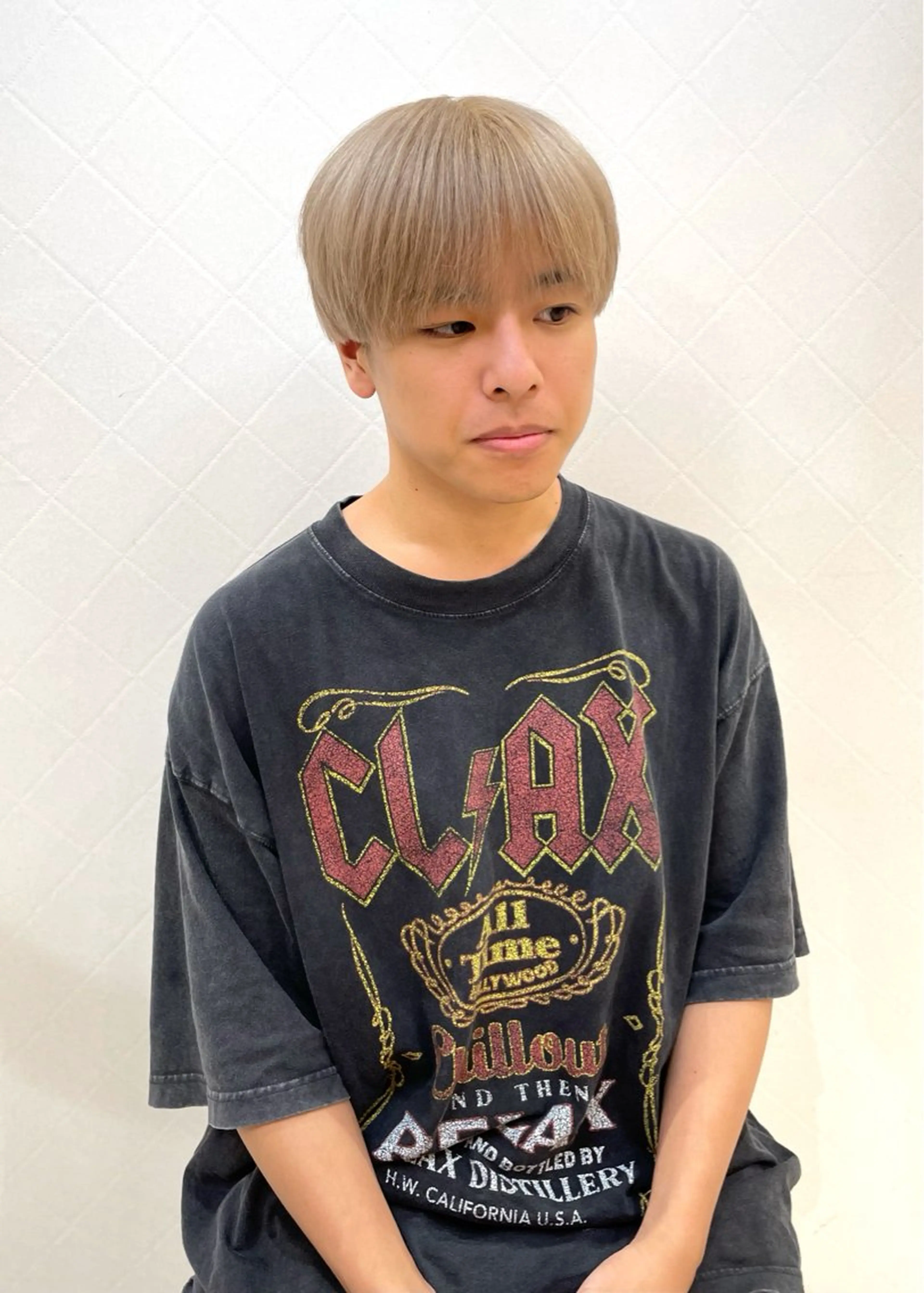 ショート カラー メンズ メンズハイトーン マッシュ シースルーマッシュ メンズショート ベージュカラー 縮毛矯正／暖色カラー ／カット／古津遼平のヘアスタイル
