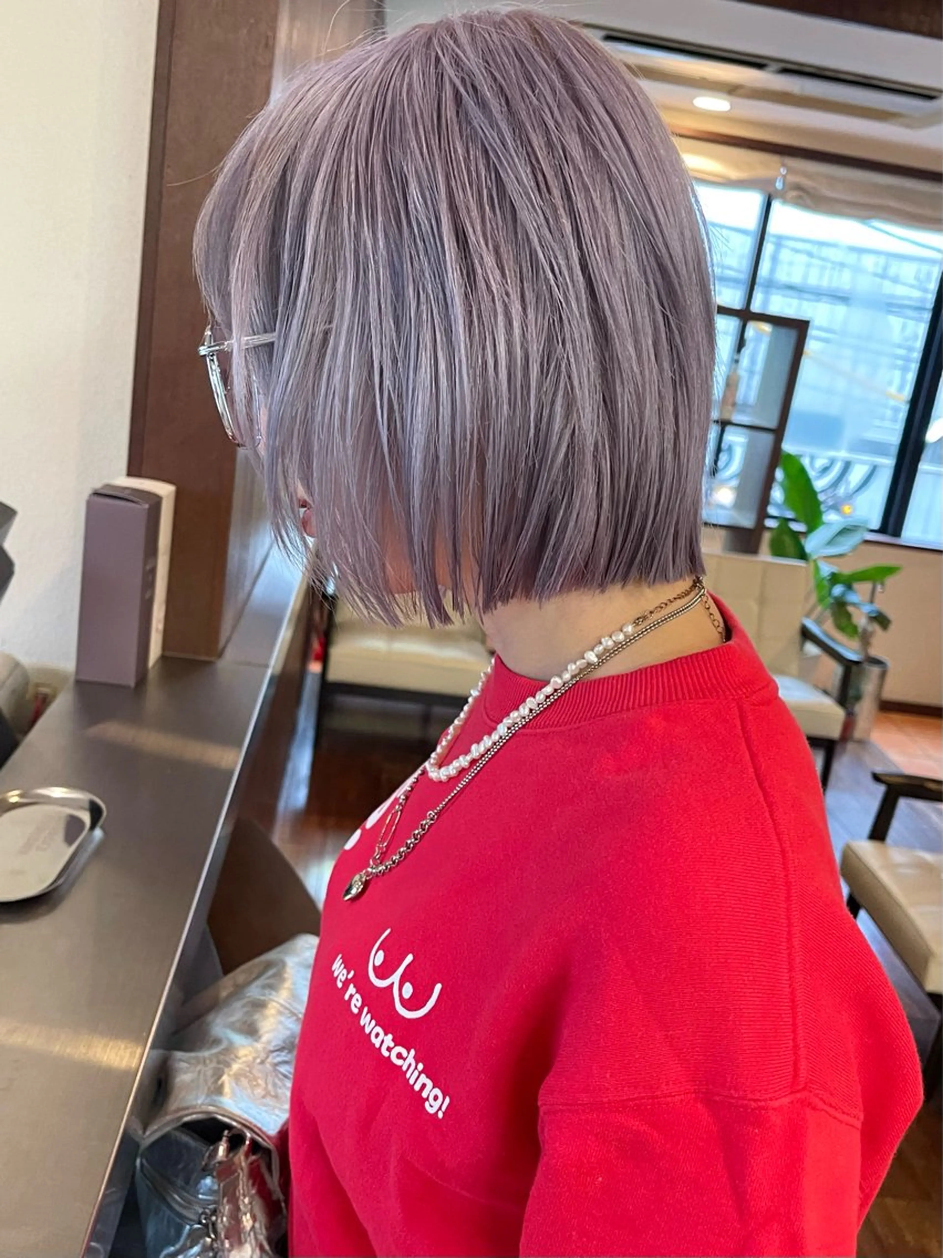 ショート カラー ラベンダーカラー カット ヘアカラー トリートメント 髪質改善ｶﾗｰ ｹｱﾌﾞﾘｰﾁ/ﾀﾑのヘアスタイル