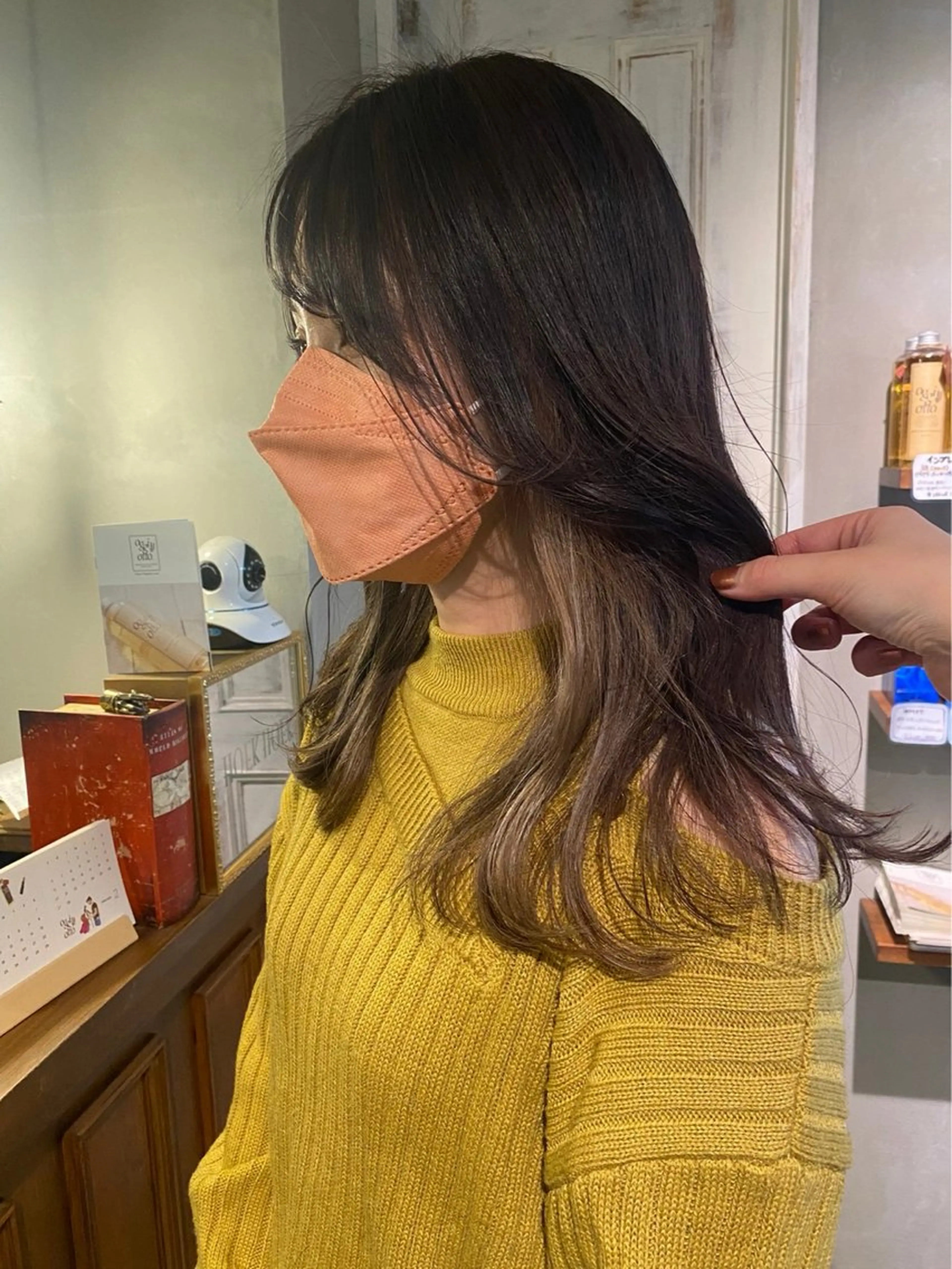 ミディアム ブリーチ無しWカラー mana🎀🤍のヘアスタイル