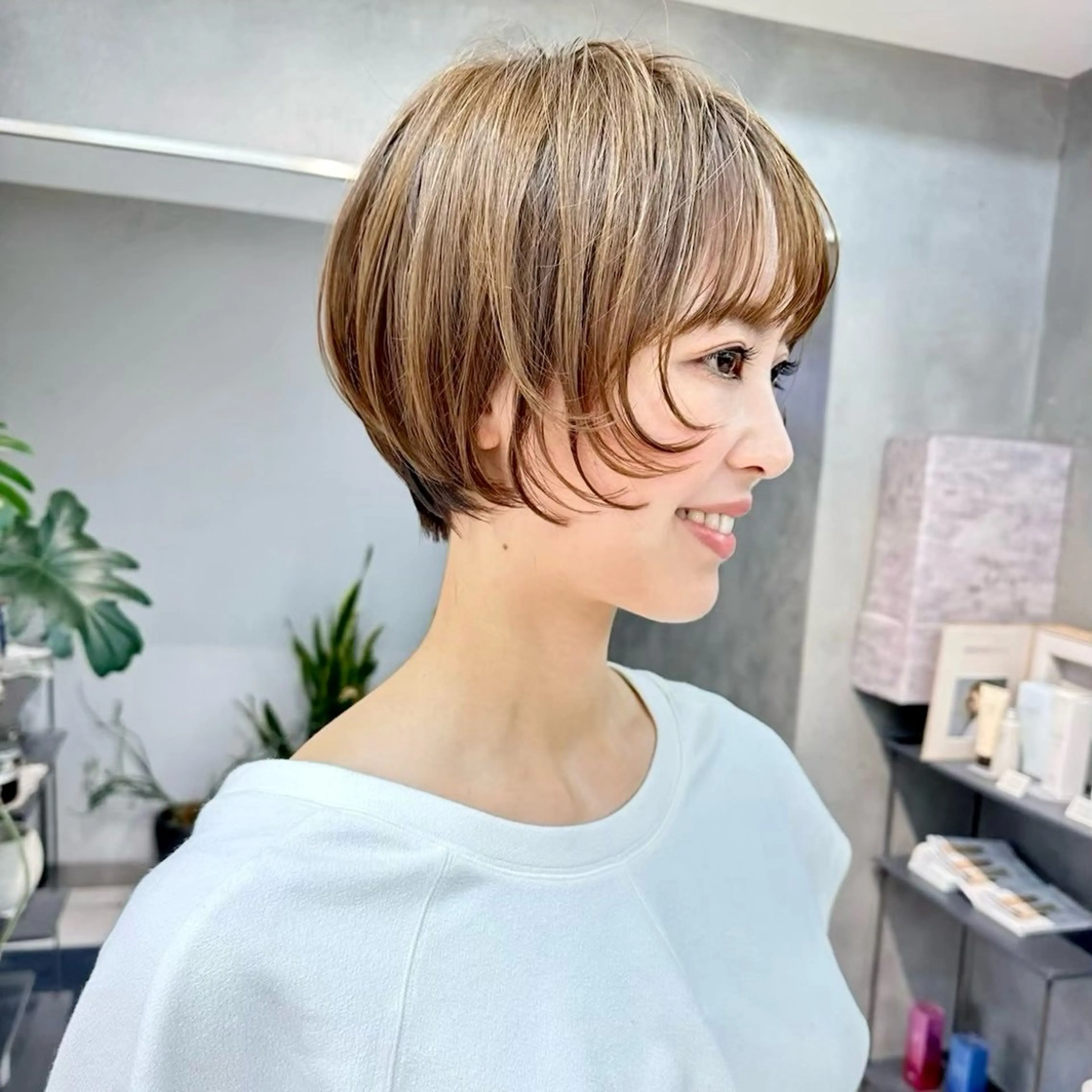 ショート カラー カット ヘアカラー 透け感カラー 🌱いわさきのヘアスタイル