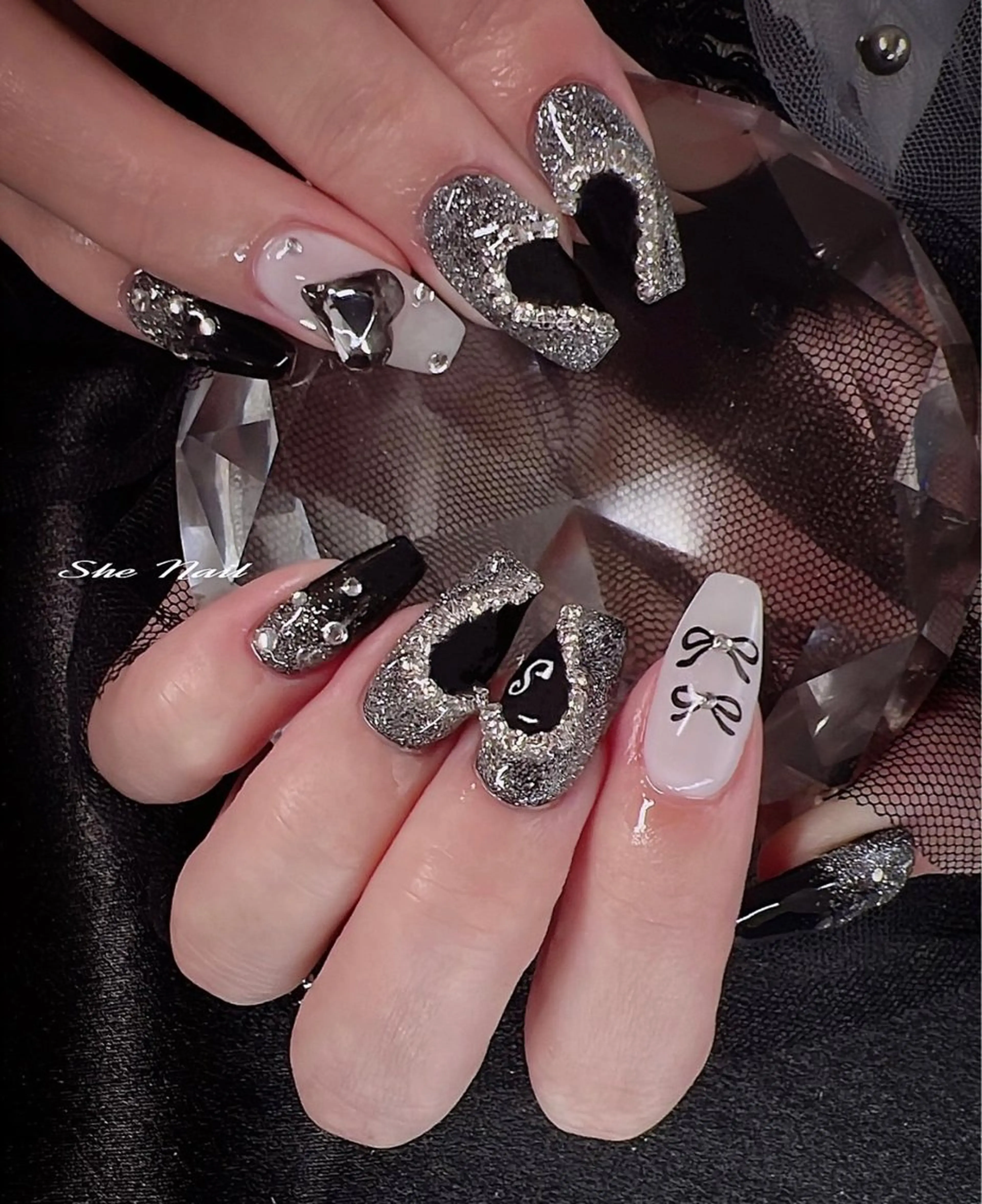 ネイル チークネイル 長さ出し フレンチネイル ガラスフレンチ キラキラネイル She Nail所属・ISA_ BELLAのネイルデザイン