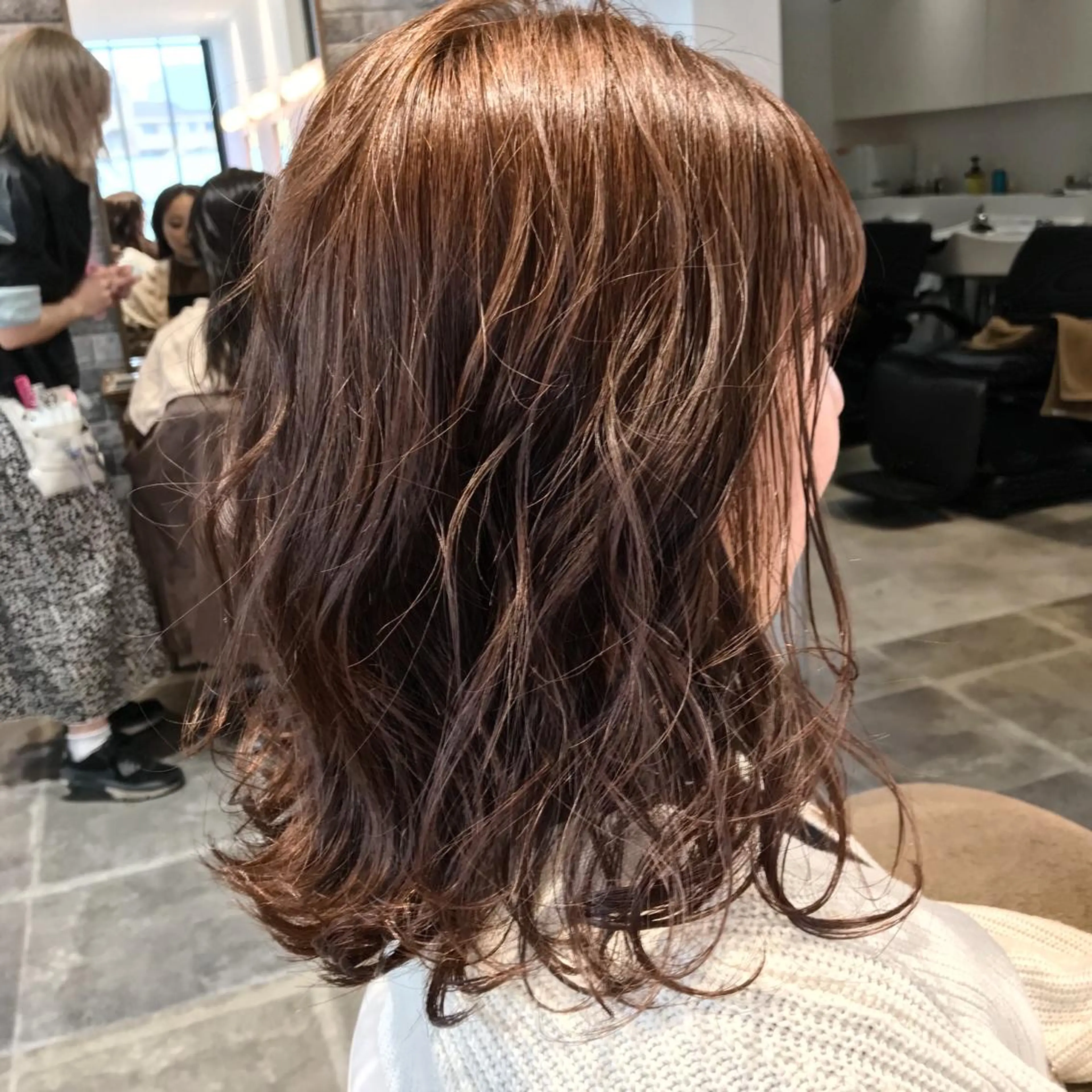 ミディアム カット ヘアカラー トリートメント 所渉/韓国レイヤー /ウルフカットのヘアスタイル