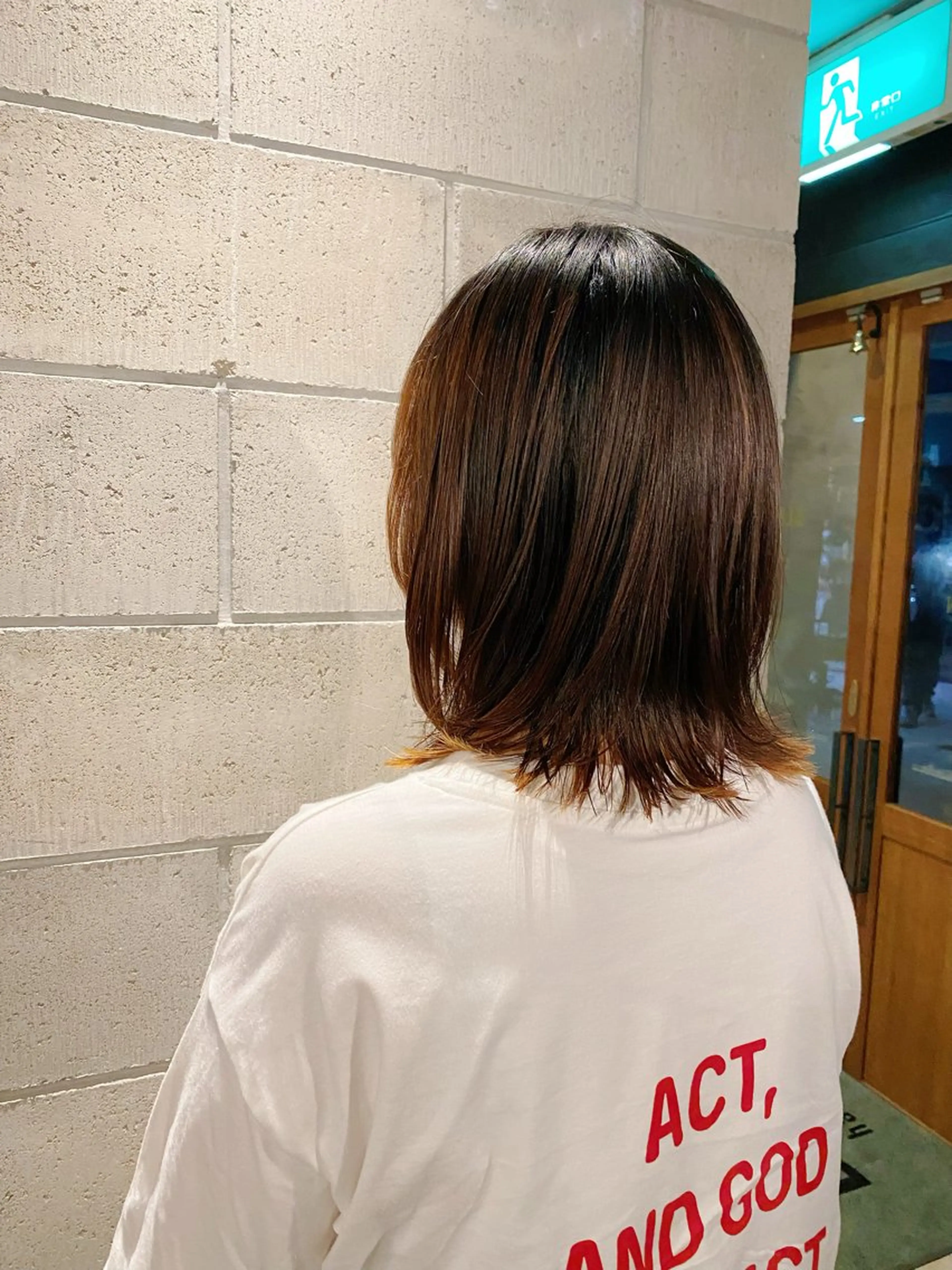 ミディアム 外ハネヘア 艶髪・透明感カラー・ 韓国ヘア・Yuriのヘアスタイル