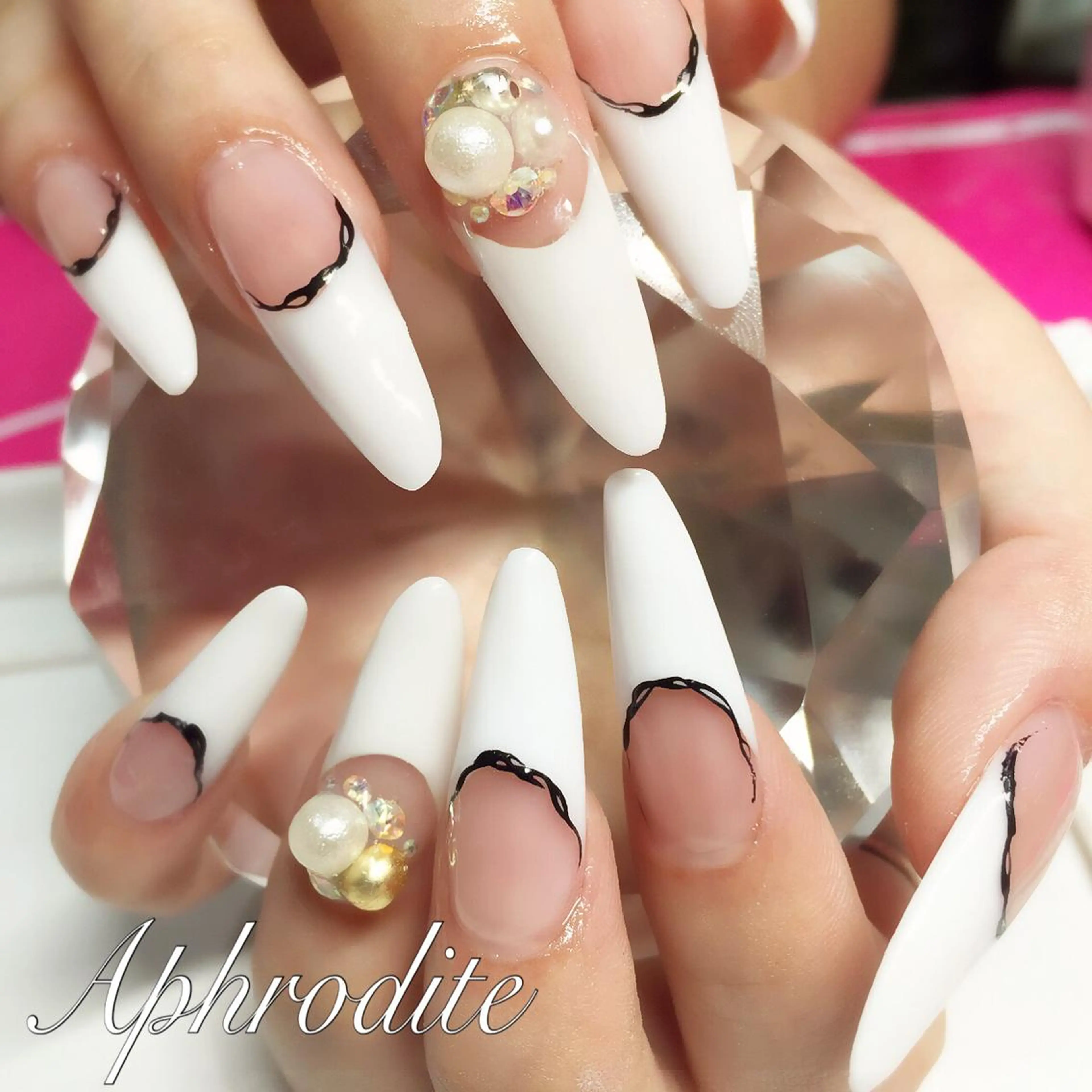 ネイル APHRODITE Nagisaのネイルデザイン