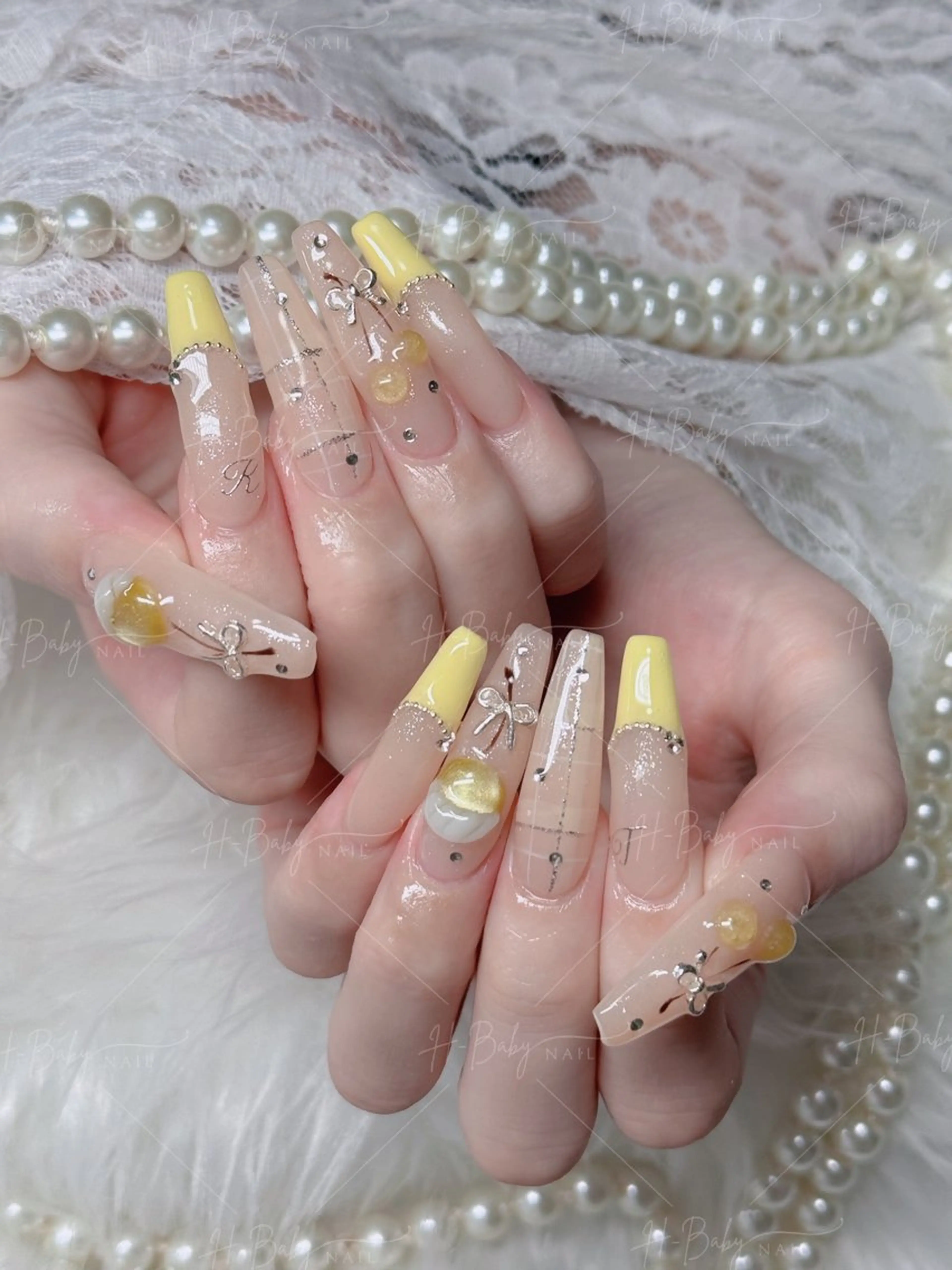 ネイル フレンチネイル ジェルネイル ハロウィン キラキラネイル 韓国ネイル ハンドネイル H.baby Nail Salonのネイルデザイン