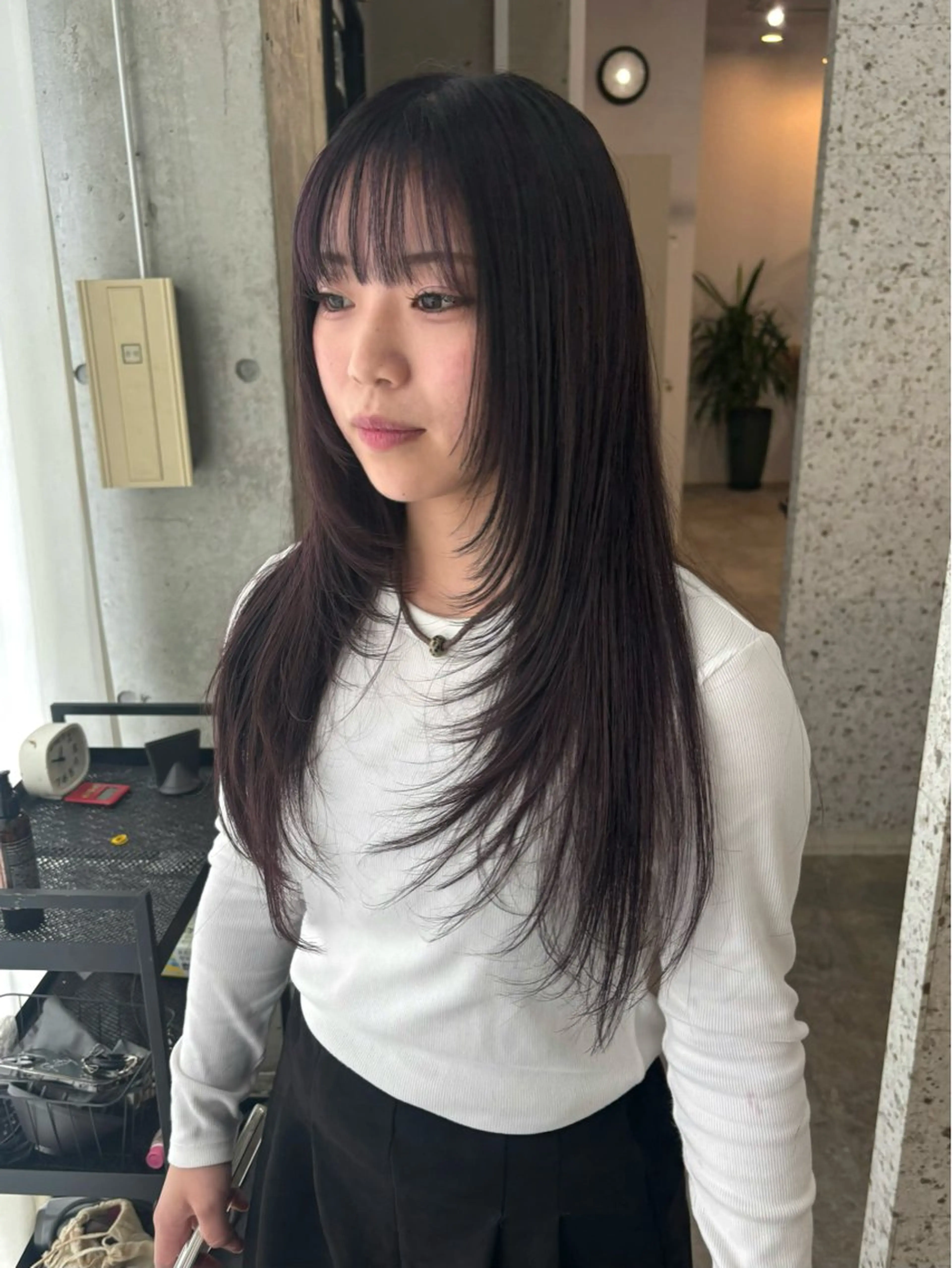 ロング カラー パープルカラー レイヤーカット lani hair salon所属・SHOTO ハイトー ン/デザインカラーのヘアスタイル