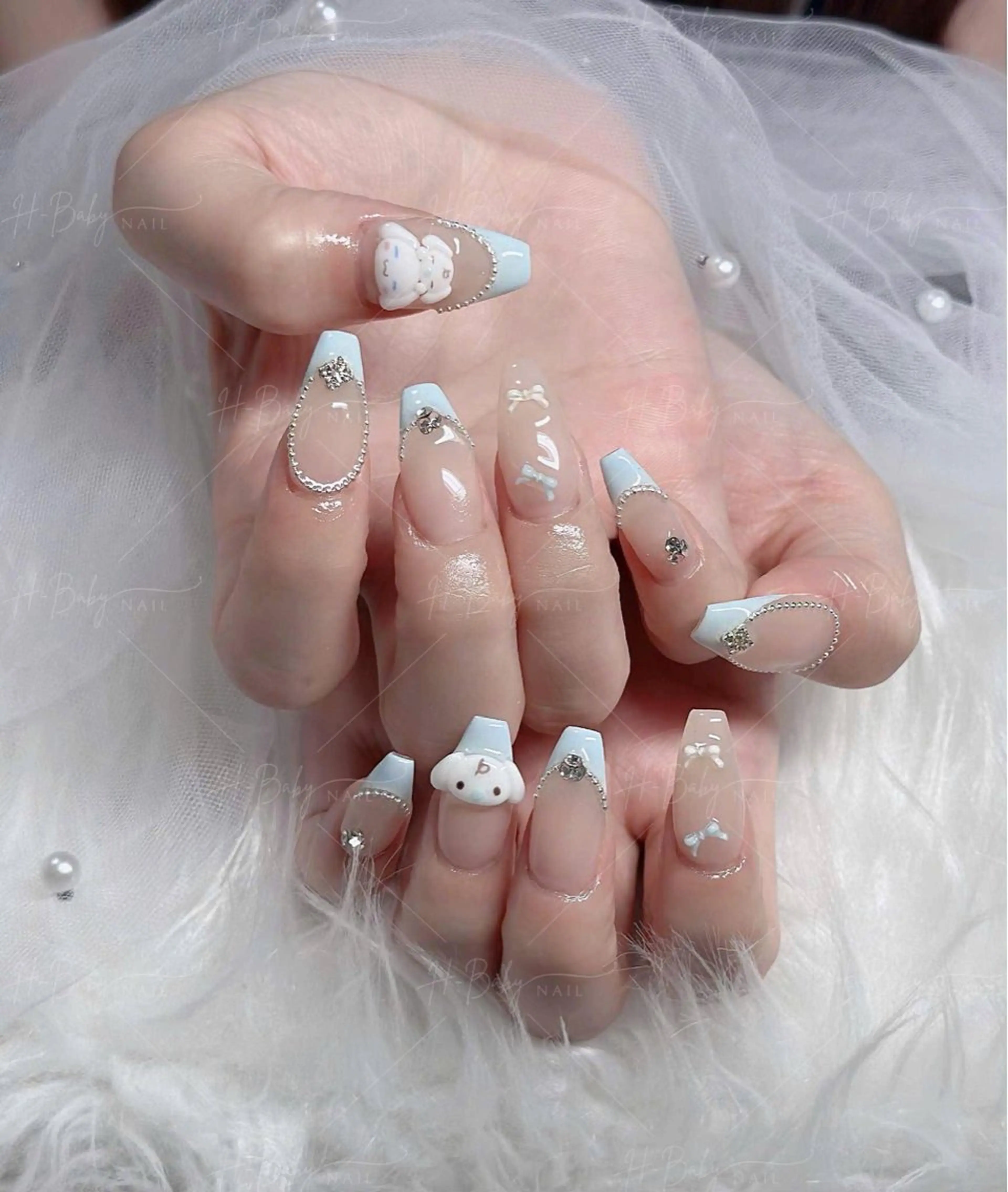 ネイル フレンチネイル ジェルネイル ハロウィン キラキラネイル 韓国ネイル H.babynailsalon所属・H.baby Nail Salonのネイルデザイン