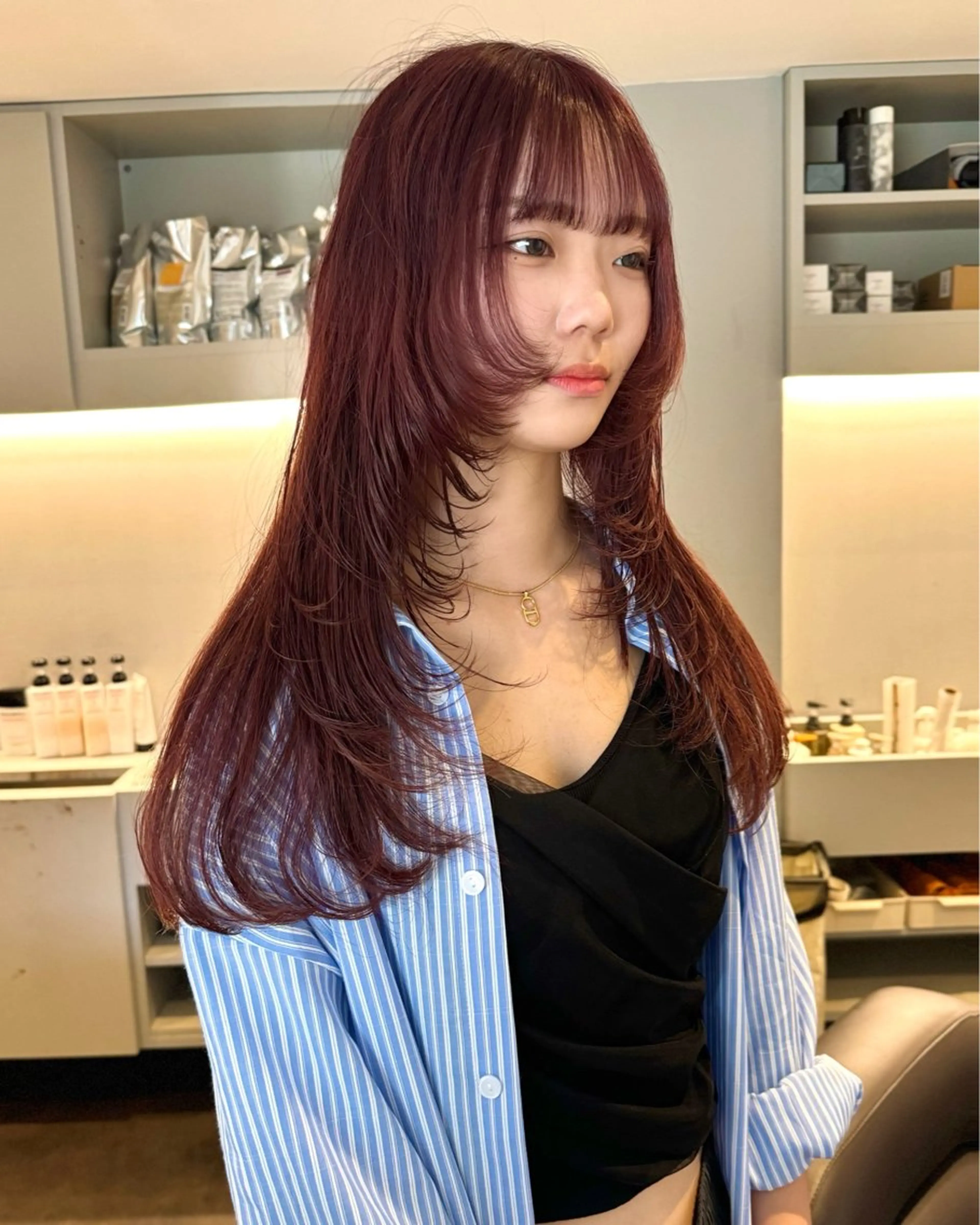 カラー カシス ハイトーンカラー ピンクカラー カット ヘアカラー トリートメント RAIMA ハイトーンレイヤーのヘアスタイル