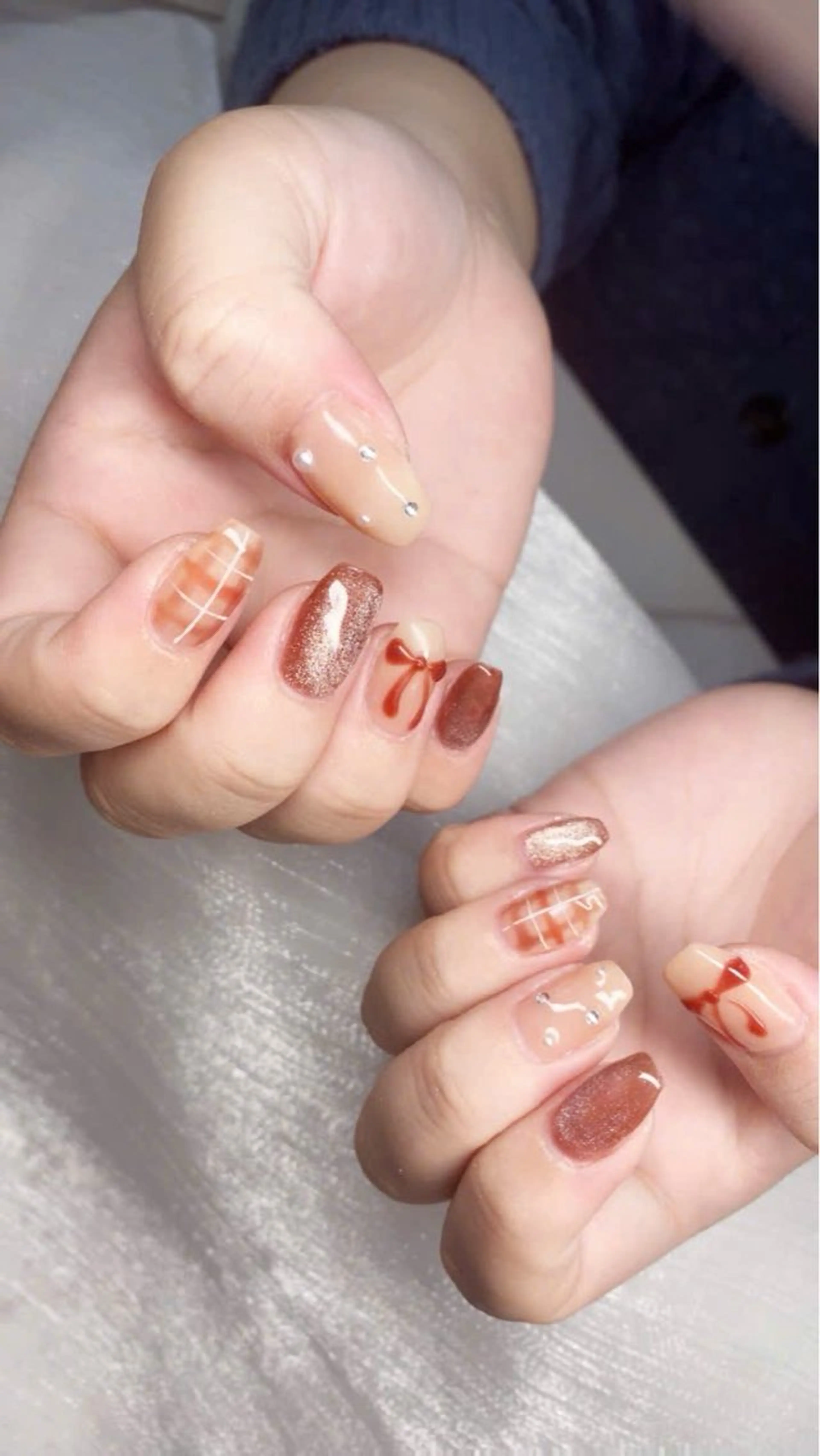 ネイル フレンチネイル グラデーション キラキラネイル 韓国ネイル マグネットネイル ハンドネイル ハンドケア Hara Nail 【パラジェル使用】のネイルデザイン